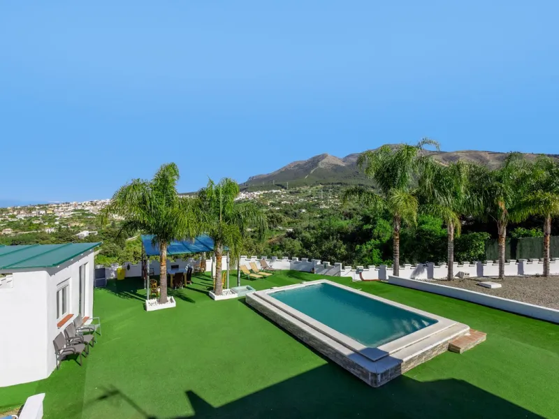 House - Detached Villa в продаже в Alhaurín el Grande, Málaga. В доме 6 спален и 5 ванных комнат. Площадь дома 336 м². Площадь участка 11788 м²