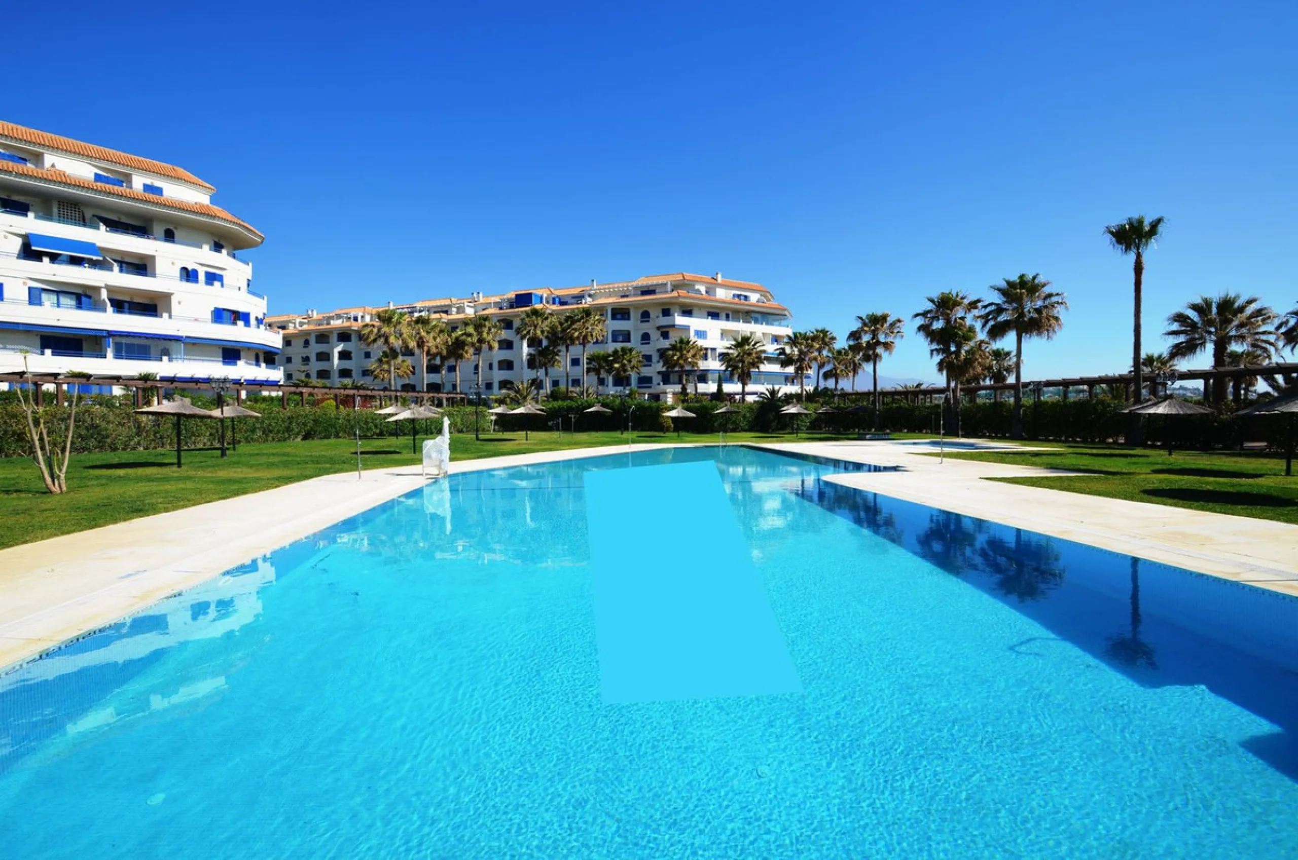 Apartment - Ground Floor Apartment в продаже в Manilva, Málaga. В доме 3 спален и 2 ванных комнат. Площадь дома 115 м². Площадь участка 170 м²