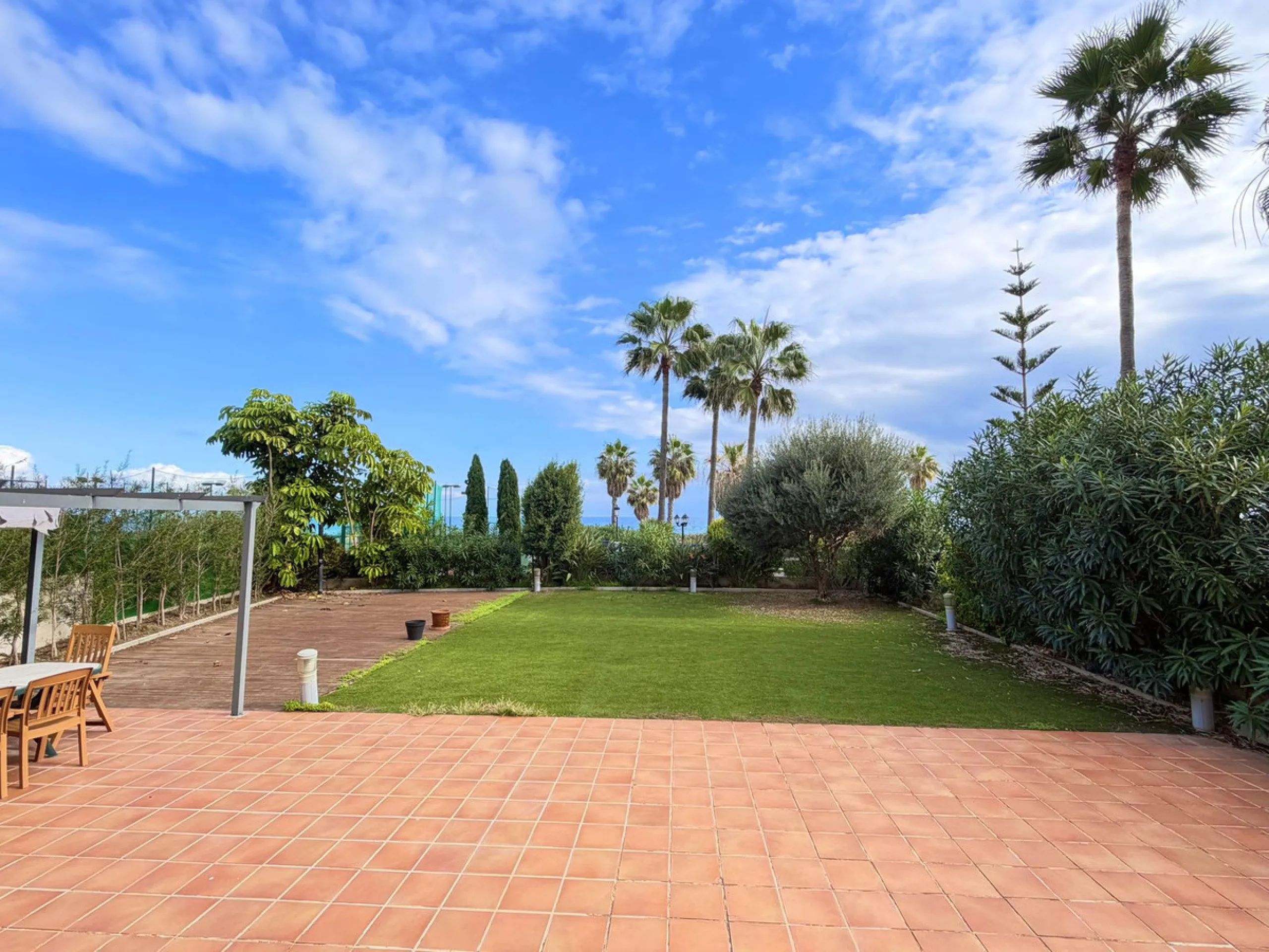 Apartment - Ground Floor Apartment в продаже в Manilva, Málaga. В доме 3 спален и 2 ванных комнат. Площадь дома 115 м². Площадь участка 170 м²