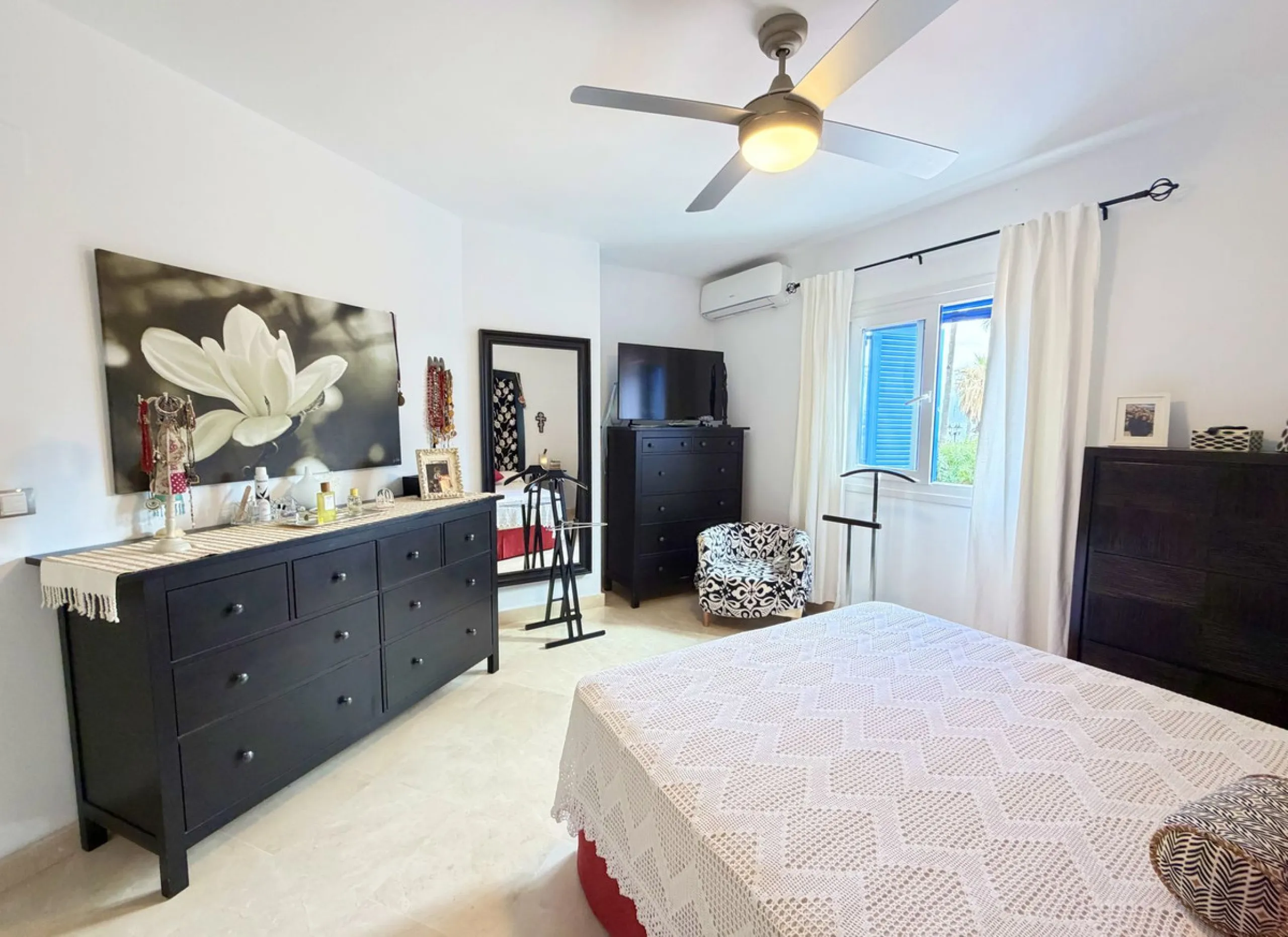 Apartment - Ground Floor Apartment в продаже в Manilva, Málaga. В доме 3 спален и 2 ванных комнат. Площадь дома 115 м². Площадь участка 170 м²