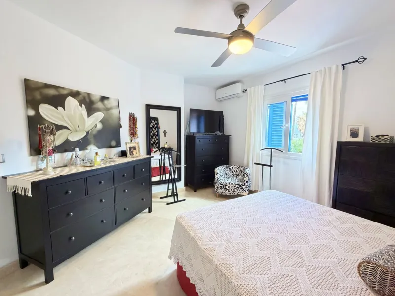 Apartment - Ground Floor Apartment в продаже в Manilva, Málaga. В доме 3 спален и 2 ванных комнат. Площадь дома 115 м². Площадь участка 170 м²