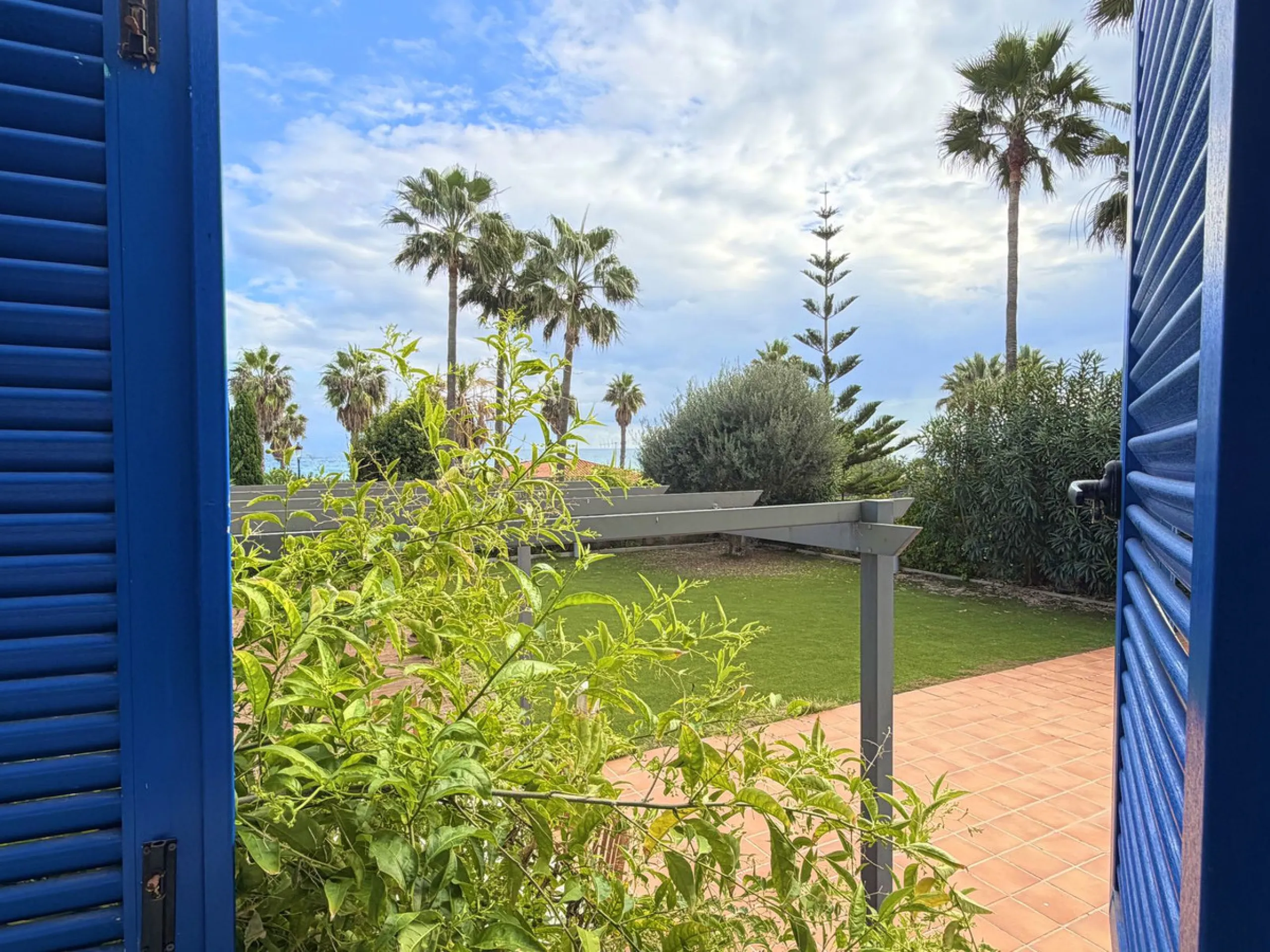 Apartment - Ground Floor Apartment в продаже в Manilva, Málaga. В доме 3 спален и 2 ванных комнат. Площадь дома 115 м². Площадь участка 170 м²