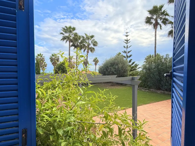 Apartment - Ground Floor Apartment в продаже в Manilva, Málaga. В доме 3 спален и 2 ванных комнат. Площадь дома 115 м². Площадь участка 170 м²