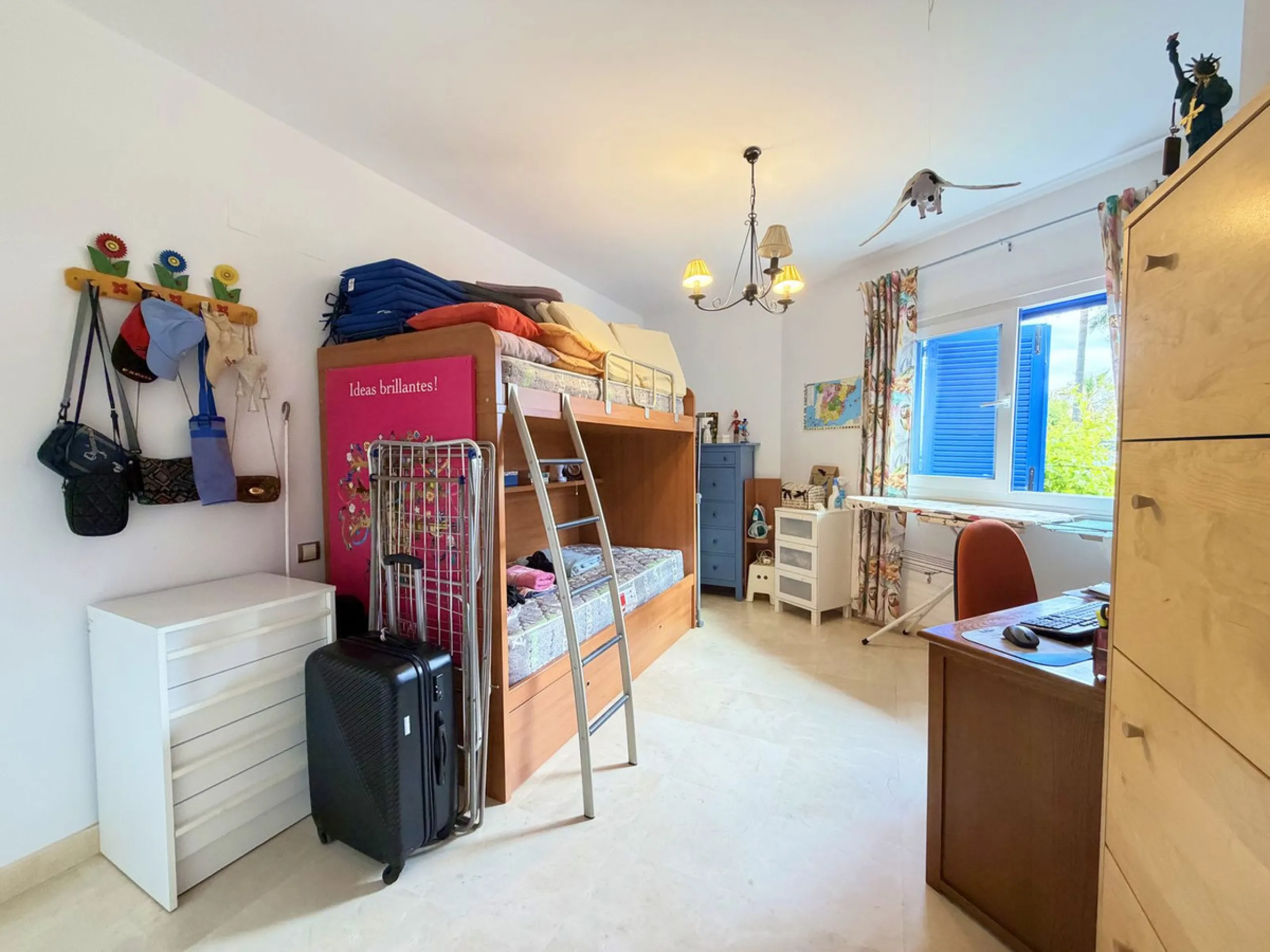 Apartment - Ground Floor Apartment в продаже в Manilva, Málaga. В доме 3 спален и 2 ванных комнат. Площадь дома 115 м². Площадь участка 170 м²