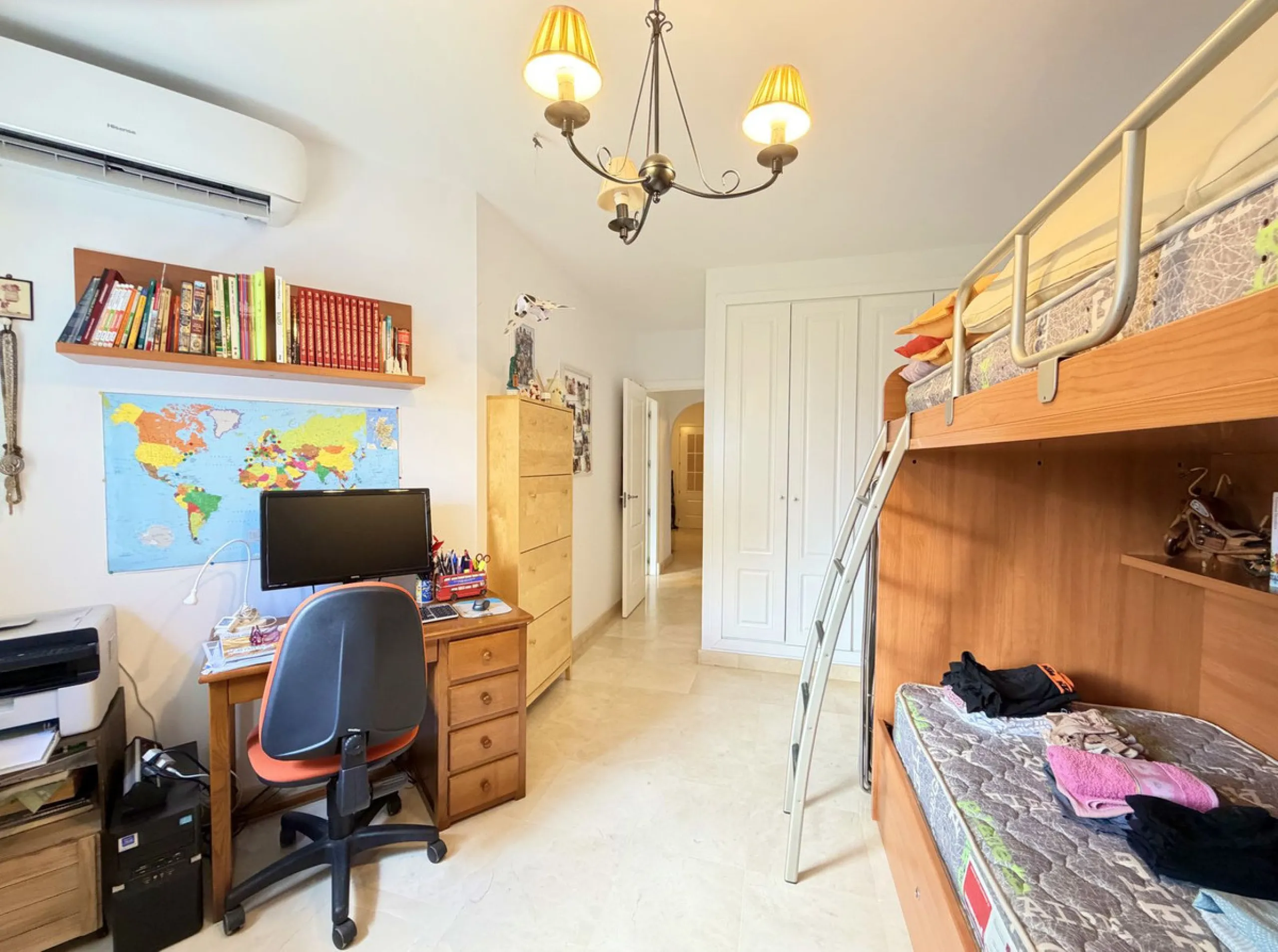 Apartment - Ground Floor Apartment в продаже в Manilva, Málaga. В доме 3 спален и 2 ванных комнат. Площадь дома 115 м². Площадь участка 170 м²