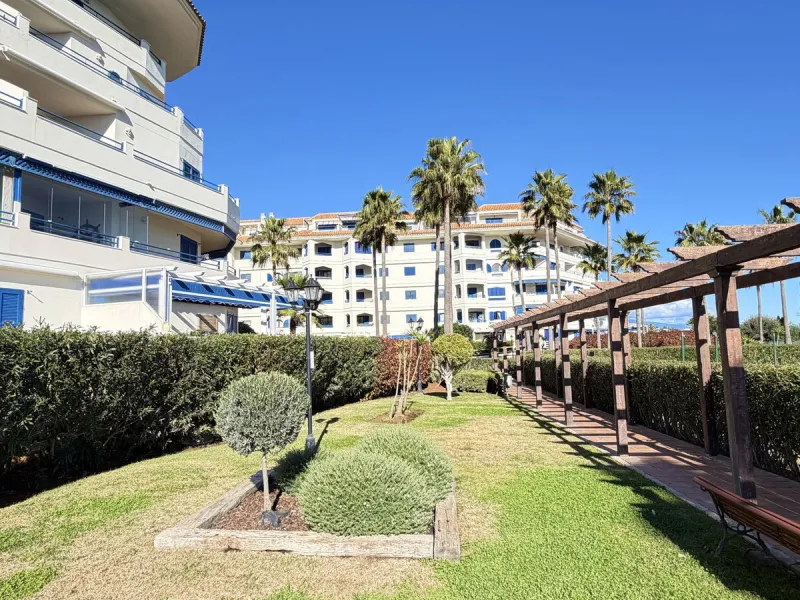 Apartment - Ground Floor Apartment в продаже в Manilva, Málaga. В доме 3 спален и 2 ванных комнат. Площадь дома 115 м². Площадь участка 170 м²