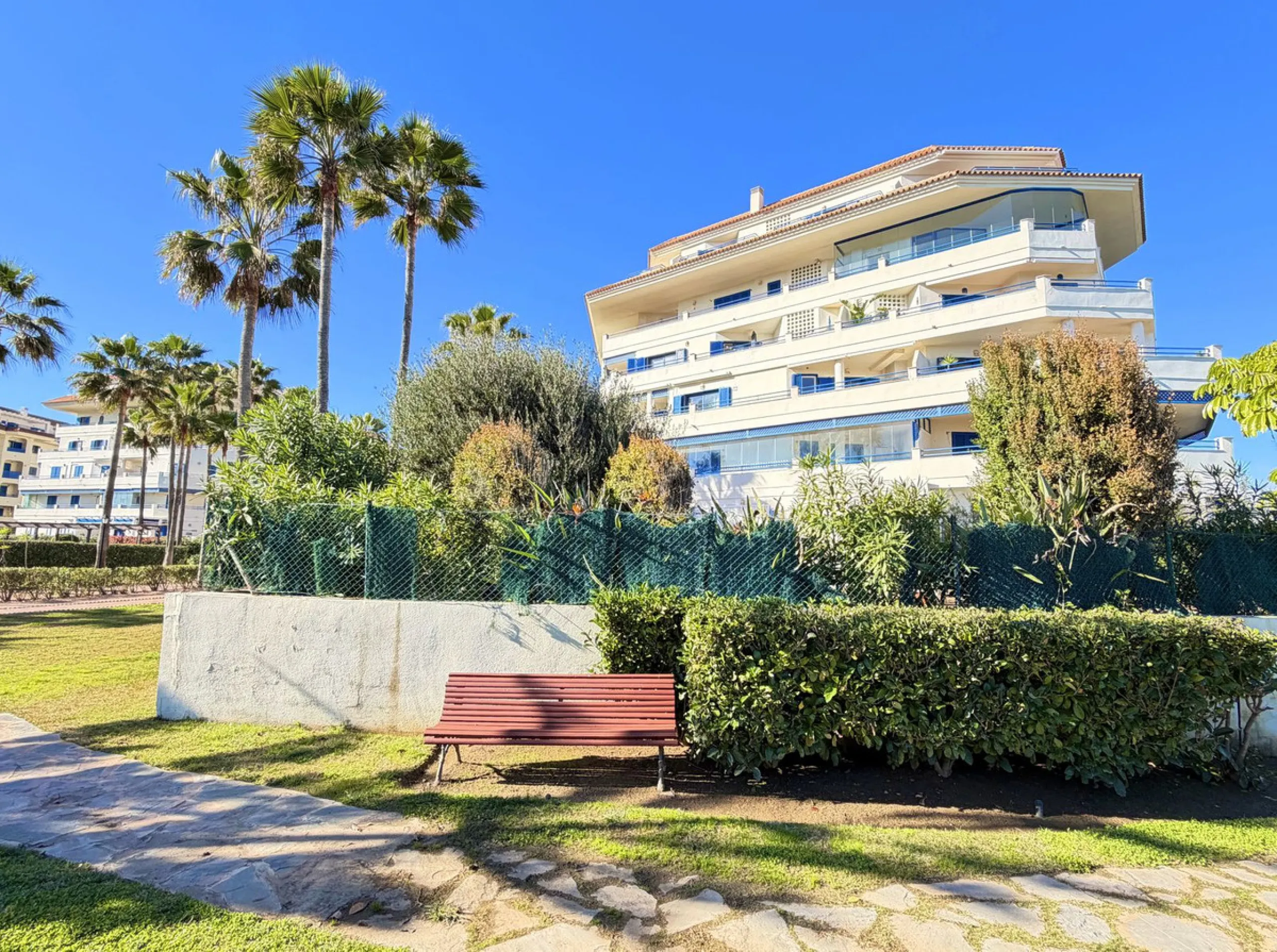 Apartment - Ground Floor Apartment в продаже в Manilva, Málaga. В доме 3 спален и 2 ванных комнат. Площадь дома 115 м². Площадь участка 170 м²