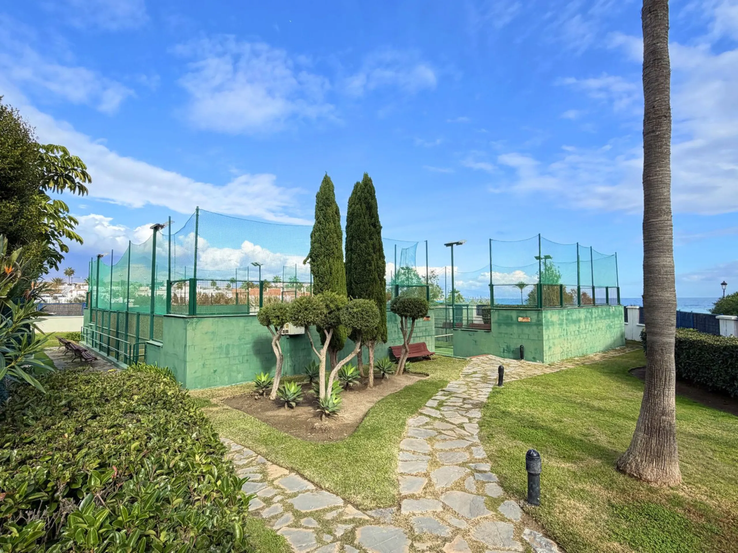Apartment - Ground Floor Apartment в продаже в Manilva, Málaga. В доме 3 спален и 2 ванных комнат. Площадь дома 115 м². Площадь участка 170 м²