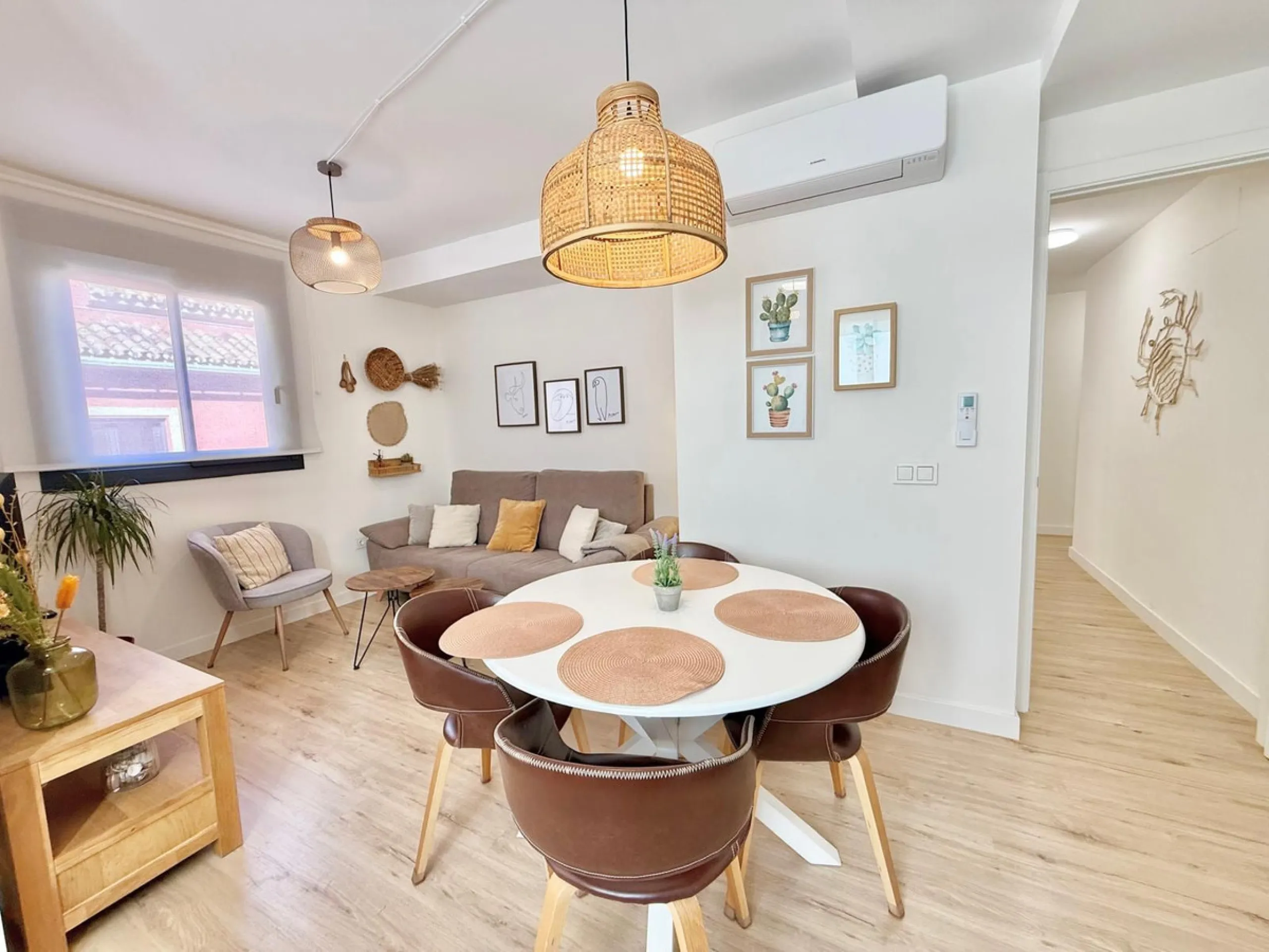 An exclusive, newly built property (2022) with a modern and functional design, ideal both as a permanent residence and as an investment opportunity.
