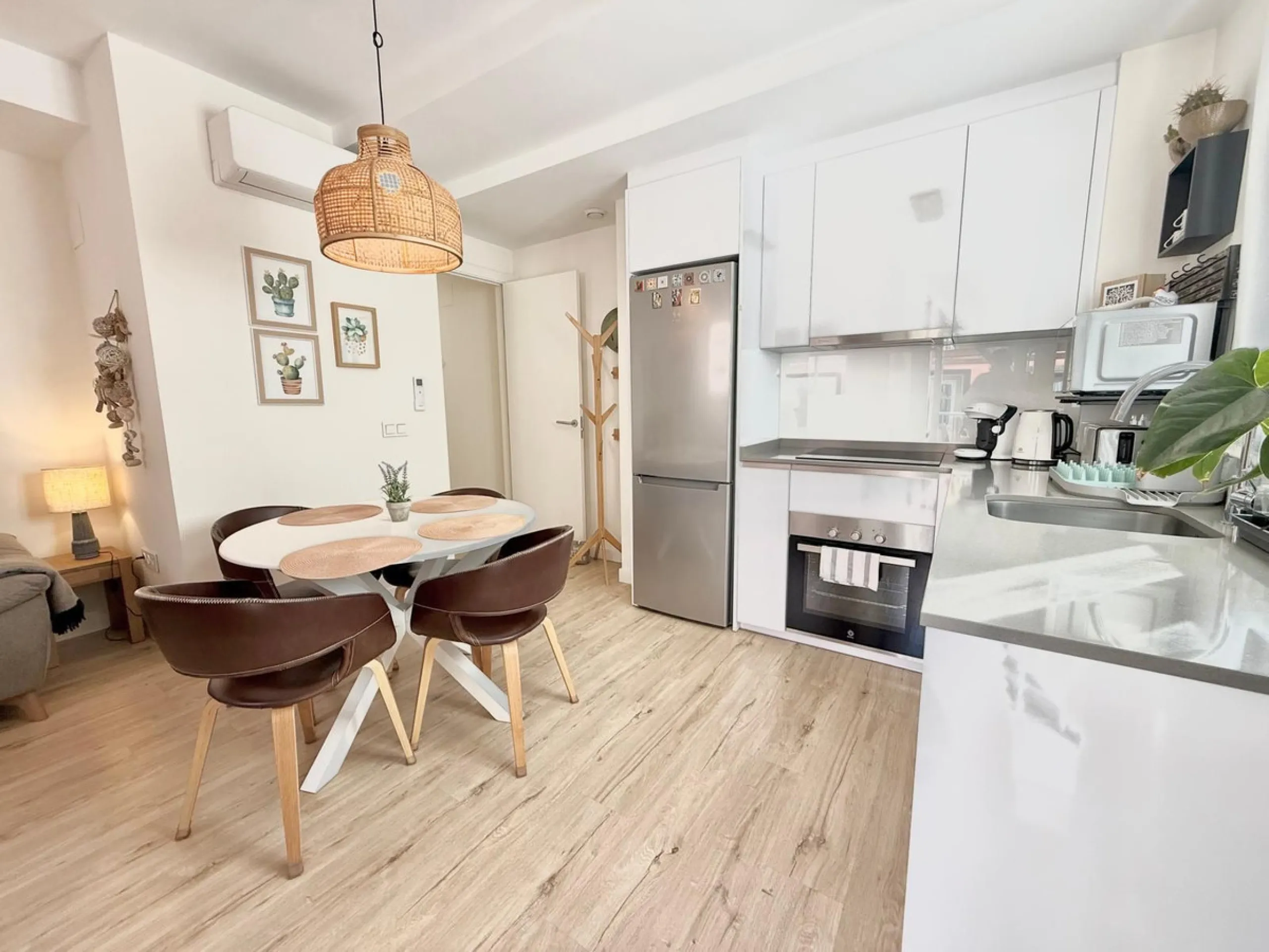 An exclusive, newly built property (2022) with a modern and functional design, ideal both as a permanent residence and as an investment opportunity.