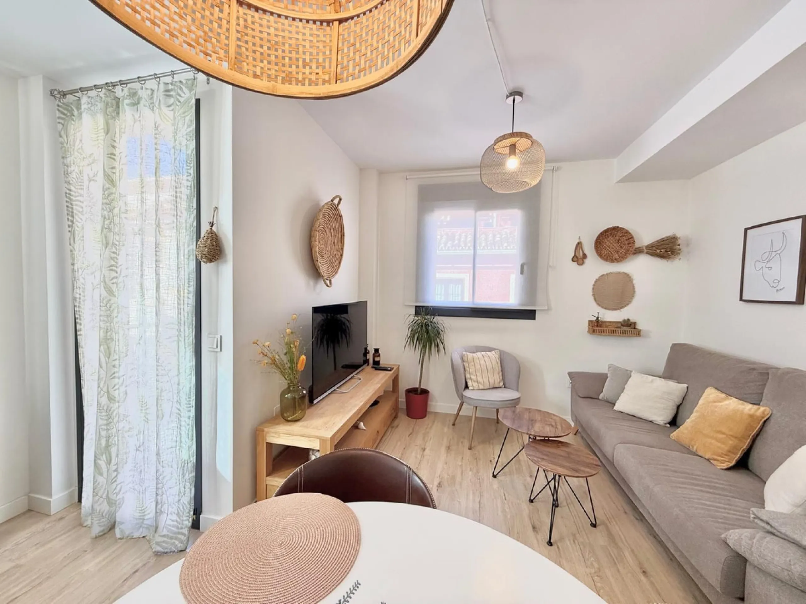An exclusive, newly built property (2022) with a modern and functional design, ideal both as a permanent residence and as an investment opportunity.