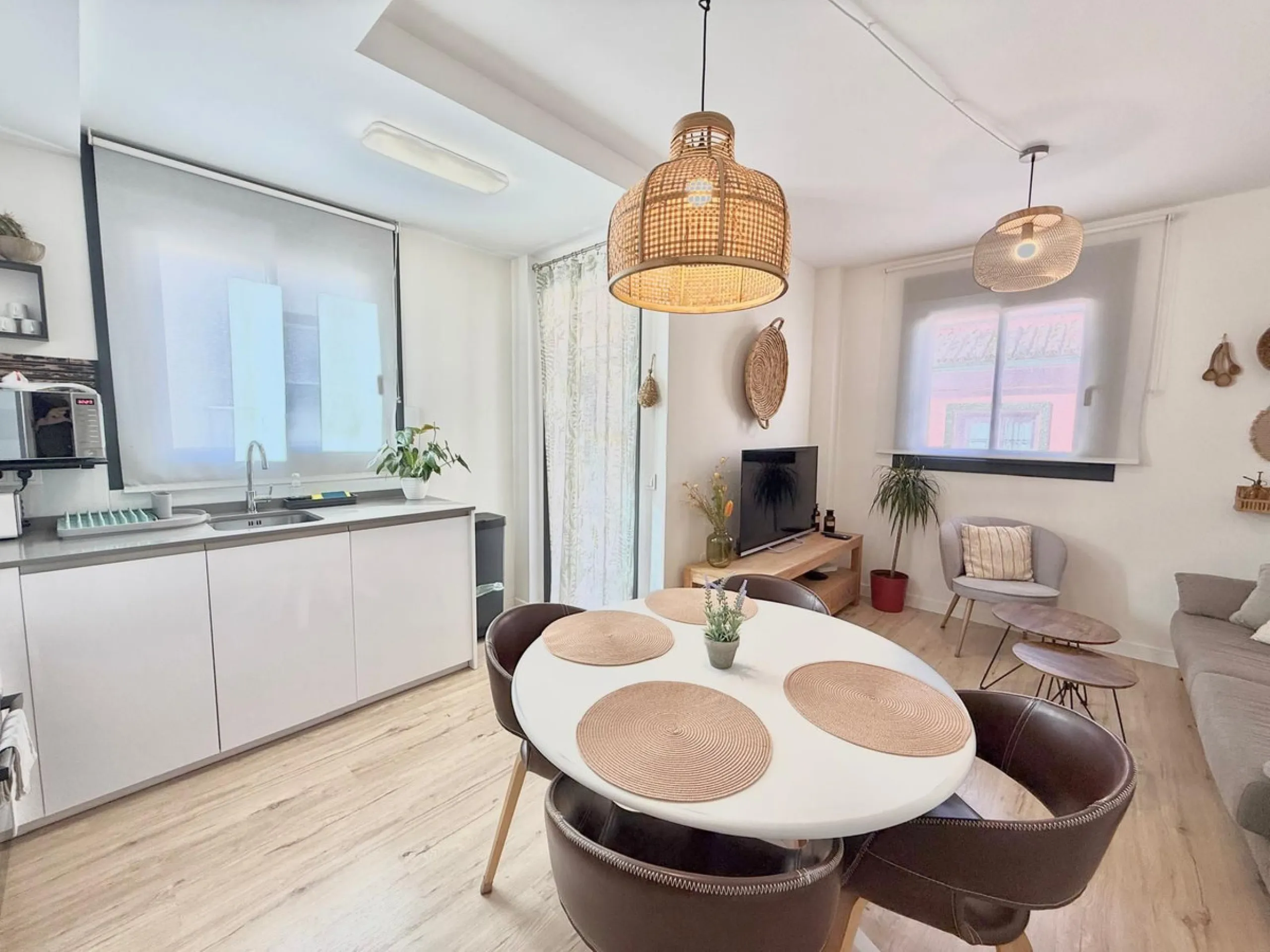 An exclusive, newly built property (2022) with a modern and functional design, ideal both as a permanent residence and as an investment opportunity.