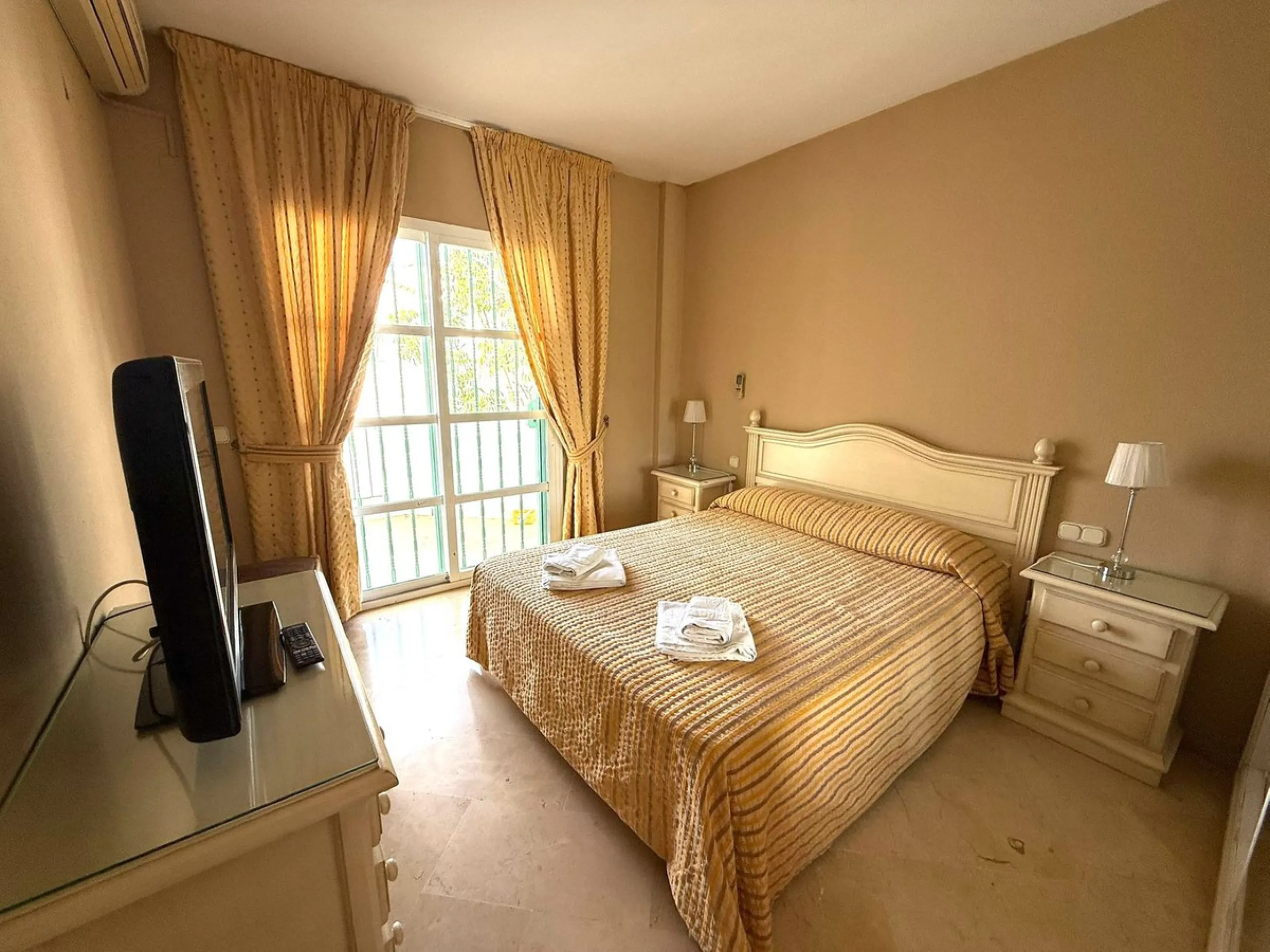 Apartment - Middle Floor Apartment в продаже в Mijas, Málaga. В доме 2 спален и 2 ванных комнат. Площадь дома 82 м²