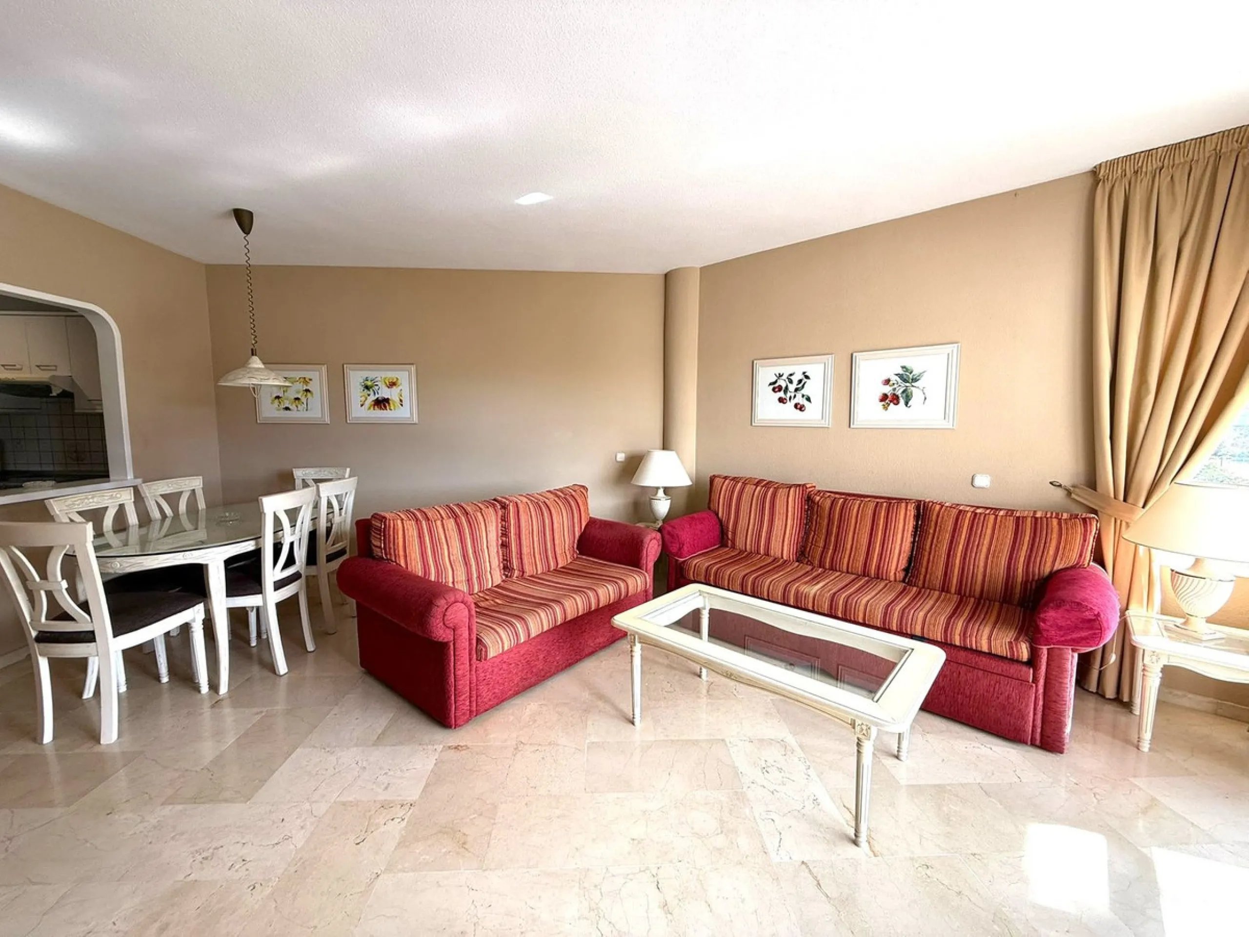 Apartment - Middle Floor Apartment в продаже в Mijas, Málaga. В доме 2 спален и 2 ванных комнат. Площадь дома 82 м²