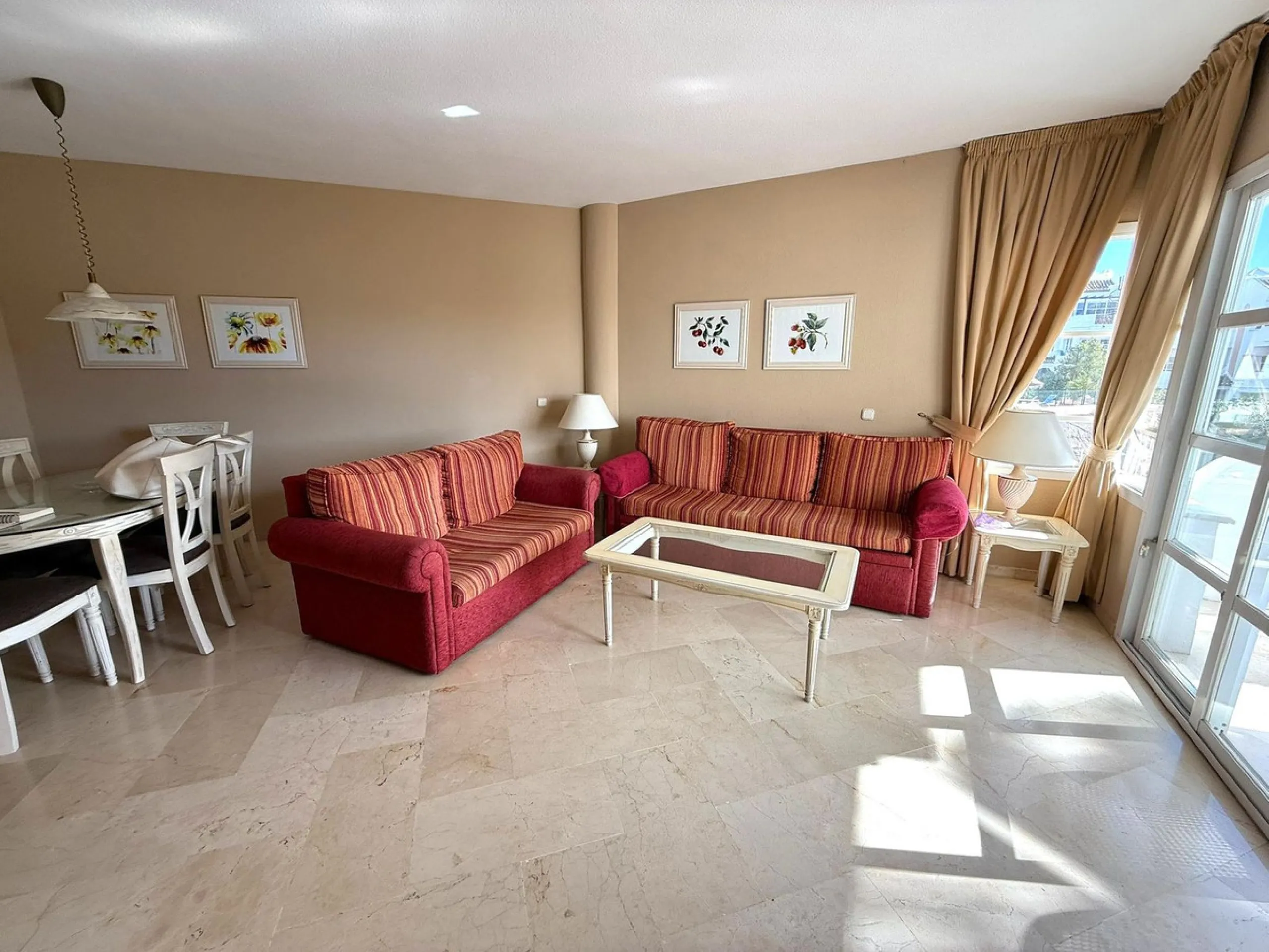 Apartment - Middle Floor Apartment в продаже в Mijas, Málaga. В доме 2 спален и 2 ванных комнат. Площадь дома 82 м²