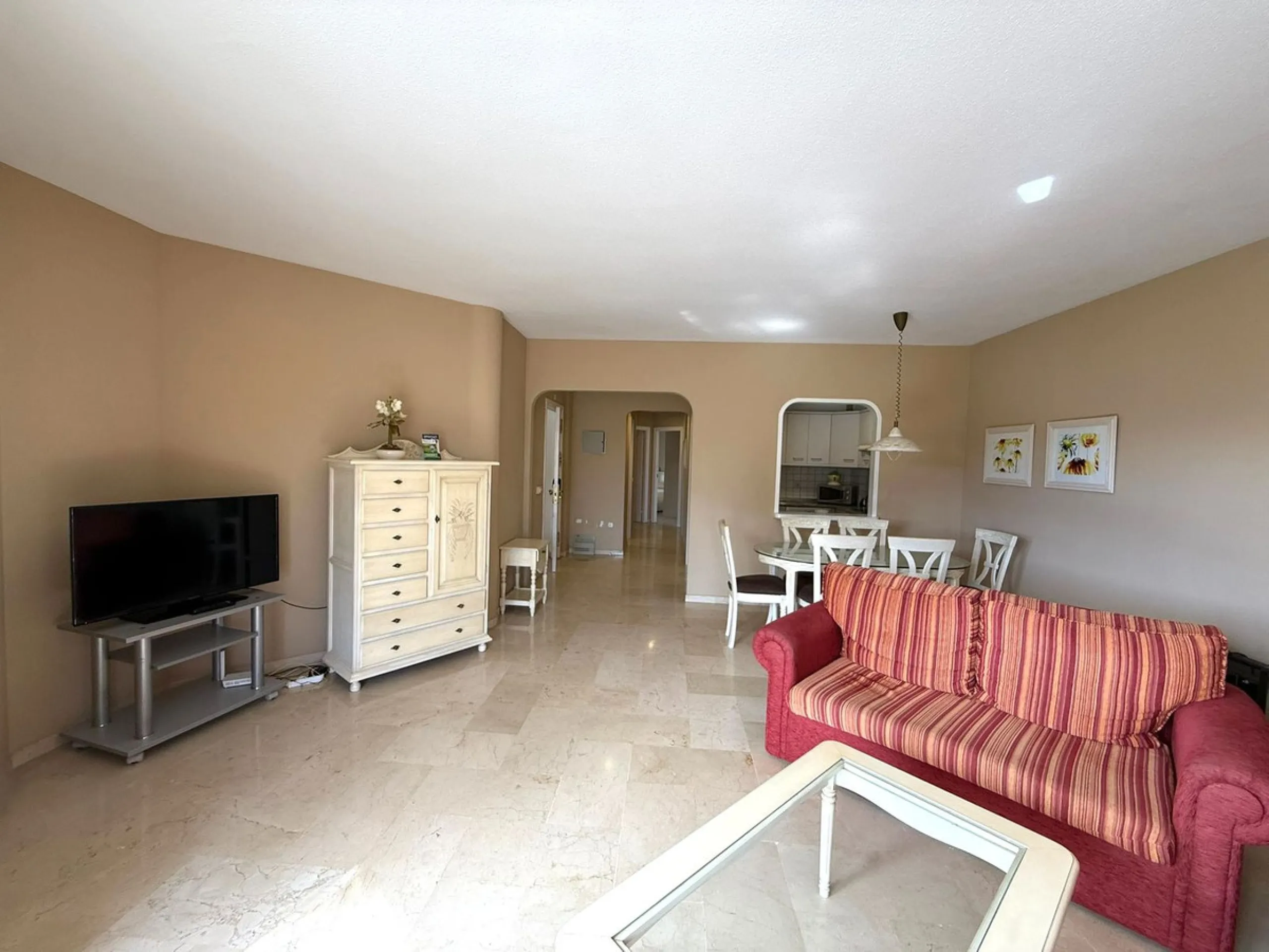 Apartment - Middle Floor Apartment в продаже в Mijas, Málaga. В доме 2 спален и 2 ванных комнат. Площадь дома 82 м²