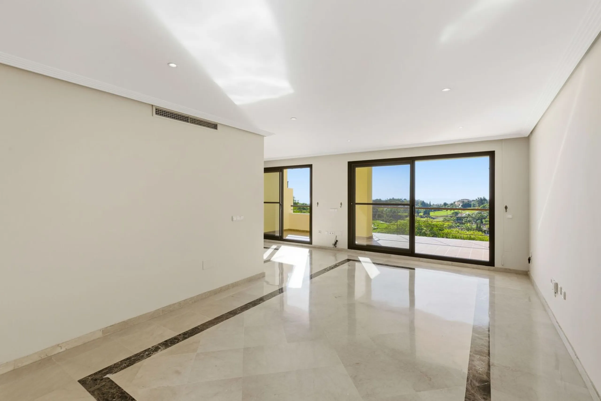 Penthouse Duplex in Los Arqueros Golf & Country Club, Benahavís.