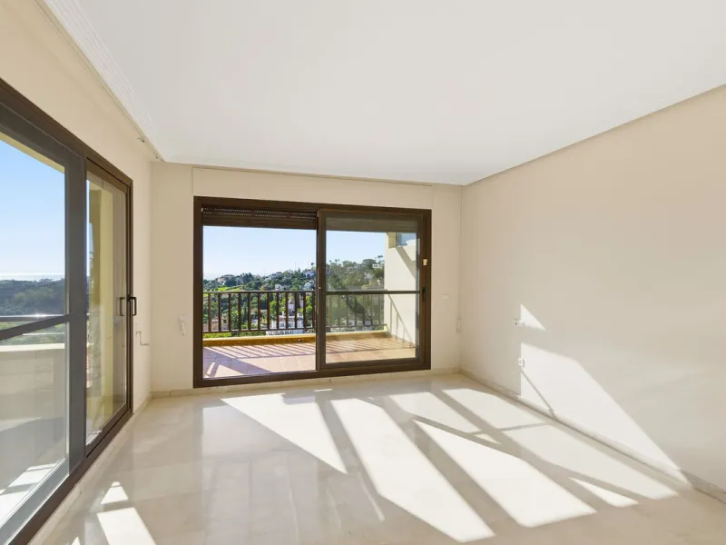 Penthouse Duplex in Los Arqueros Golf & Country Club, Benahavís.