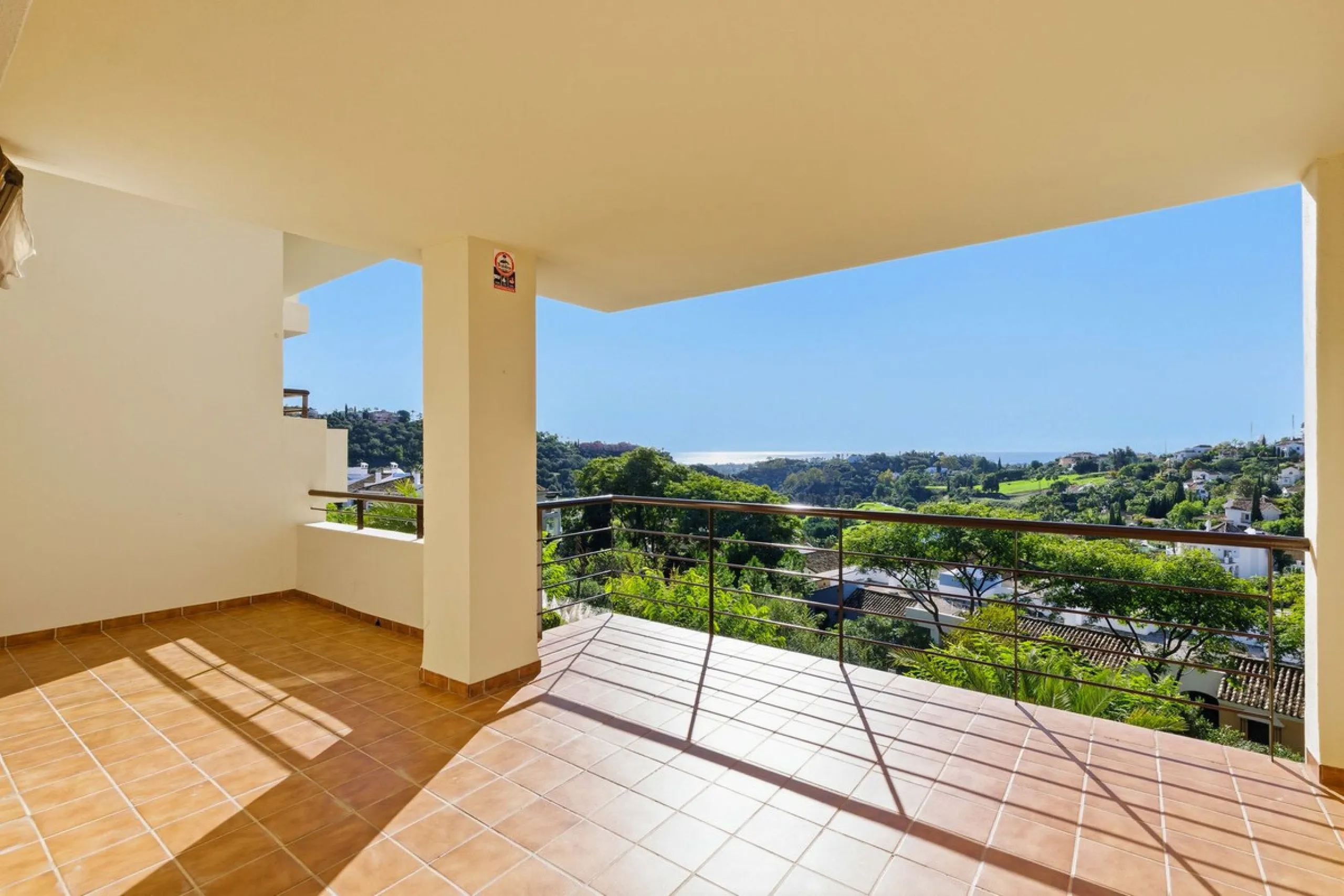 Penthouse Duplex in Los Arqueros Golf & Country Club, Benahavís.