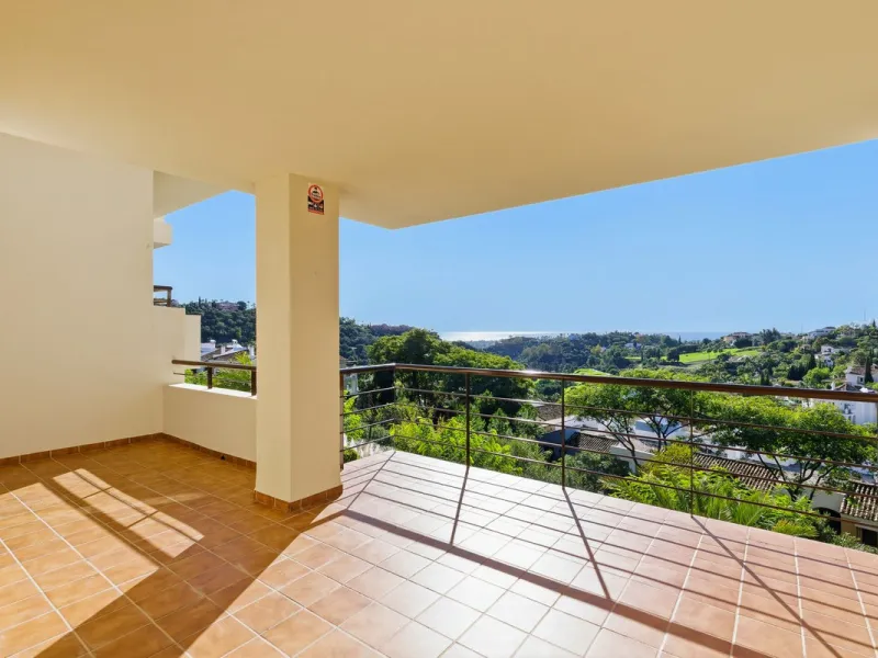 Penthouse Duplex in Los Arqueros Golf & Country Club, Benahavís.