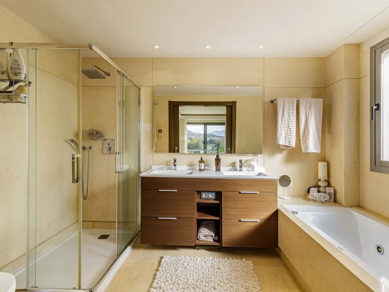 Sunset‑Facing Contemporary Luxury in Los Arqueros