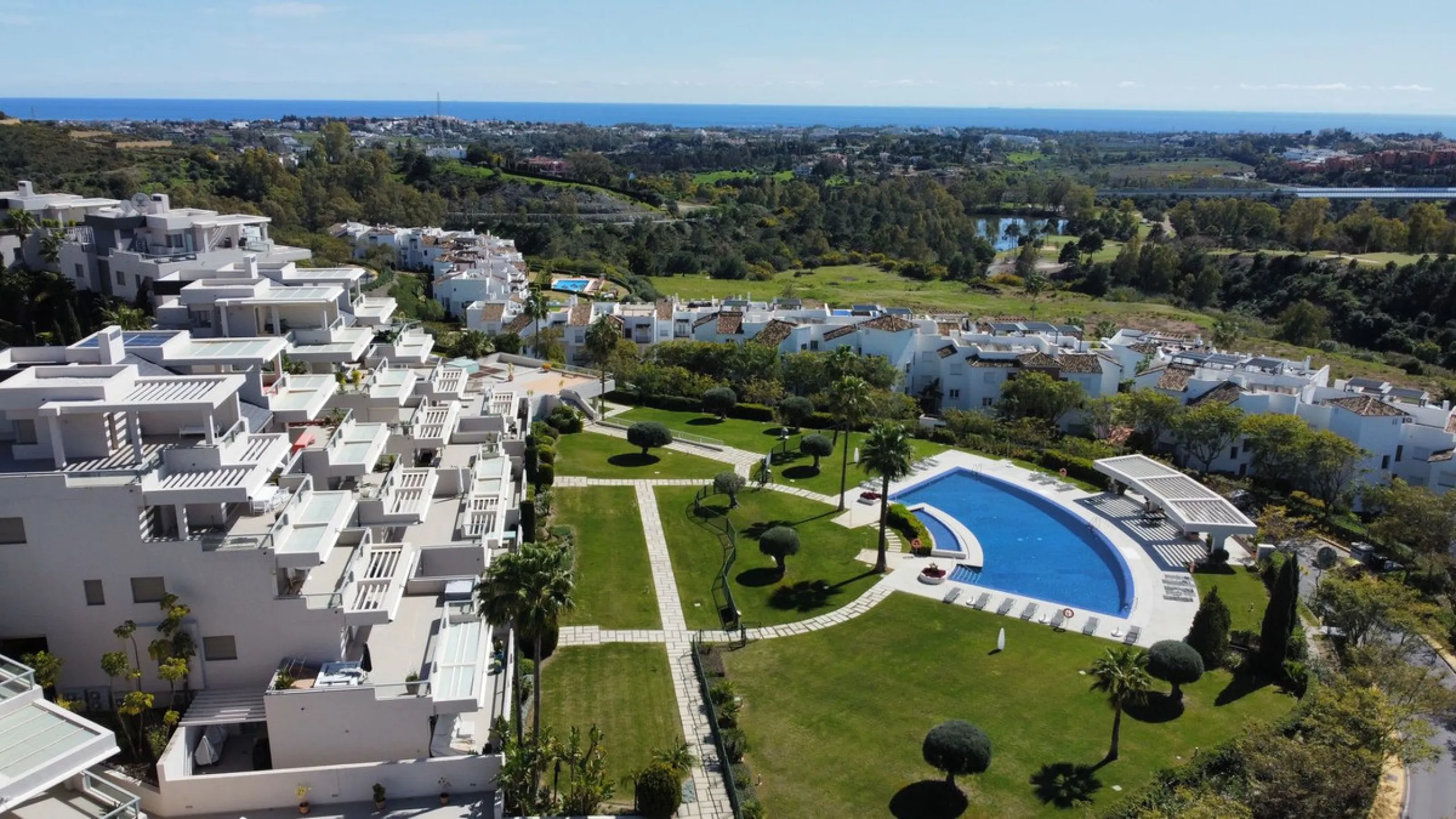 Sunset‑Facing Contemporary Luxury in Los Arqueros