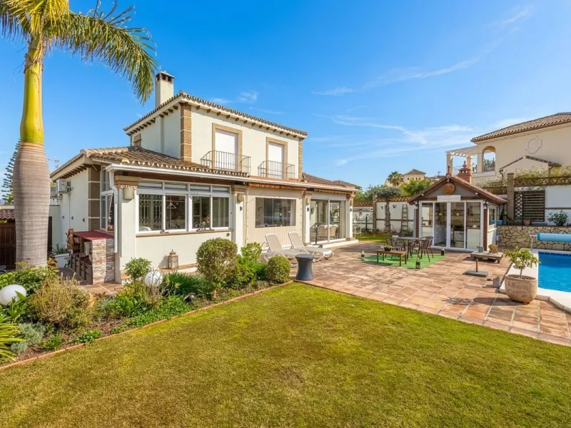 STUNNING THREE BEDROOM VILLA