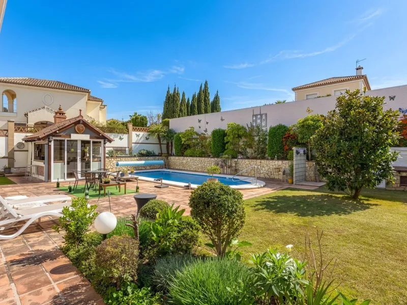 STUNNING THREE BEDROOM VILLA