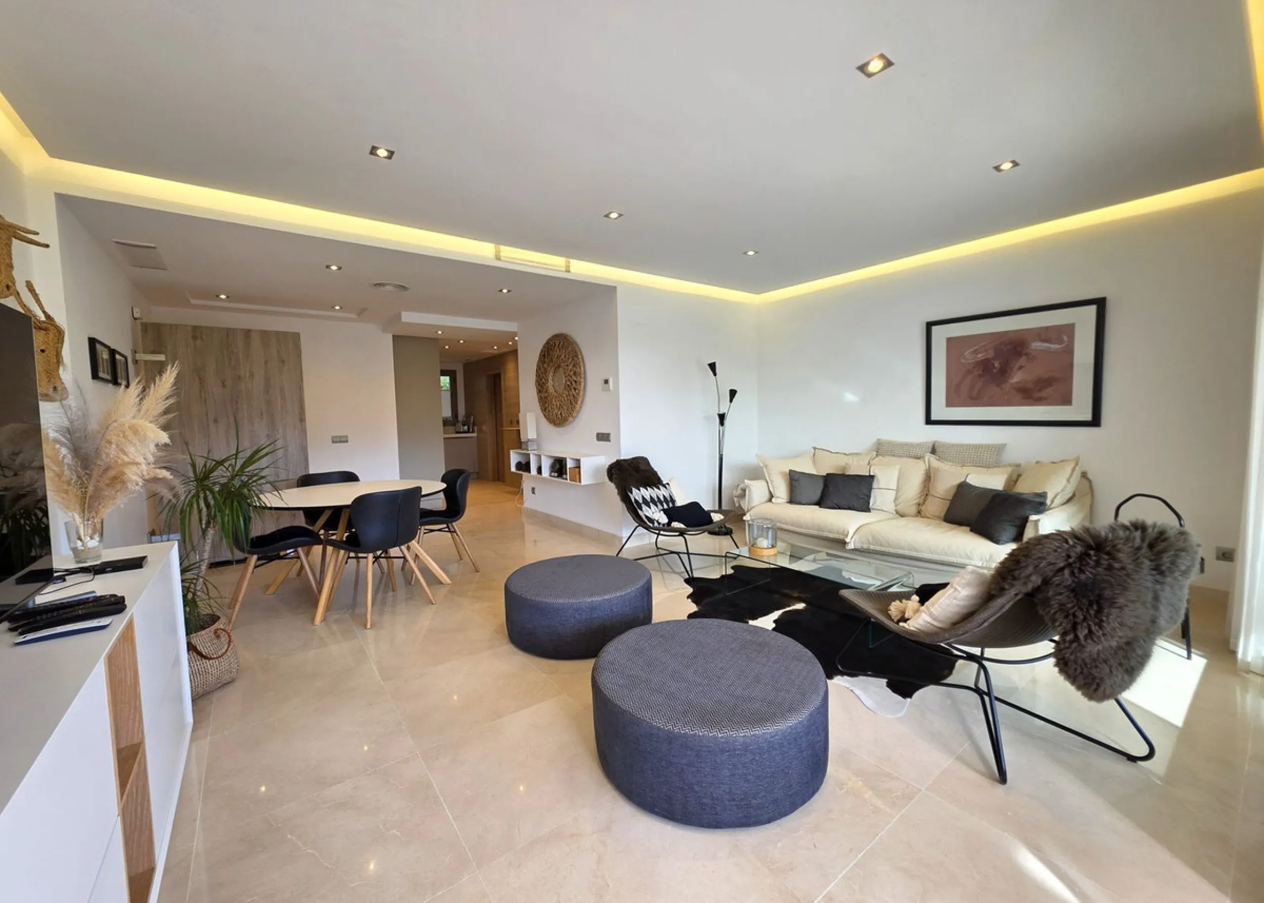 Apartment - Middle Floor Apartment в продаже в Mijas, Málaga. В доме 2 спален и 2 ванных комнат. Площадь дома 89 м²