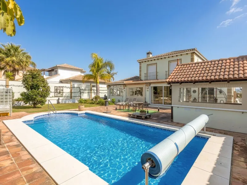 STUNNING THREE BEDROOM VILLA