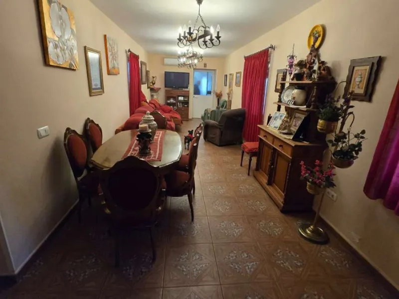 House - Detached Villa в продаже в Alhaurín de la Torre, Málaga. В доме 6 спален и 4 ванных комнат. Площадь дома 400 м². Площадь участка 4000 м²