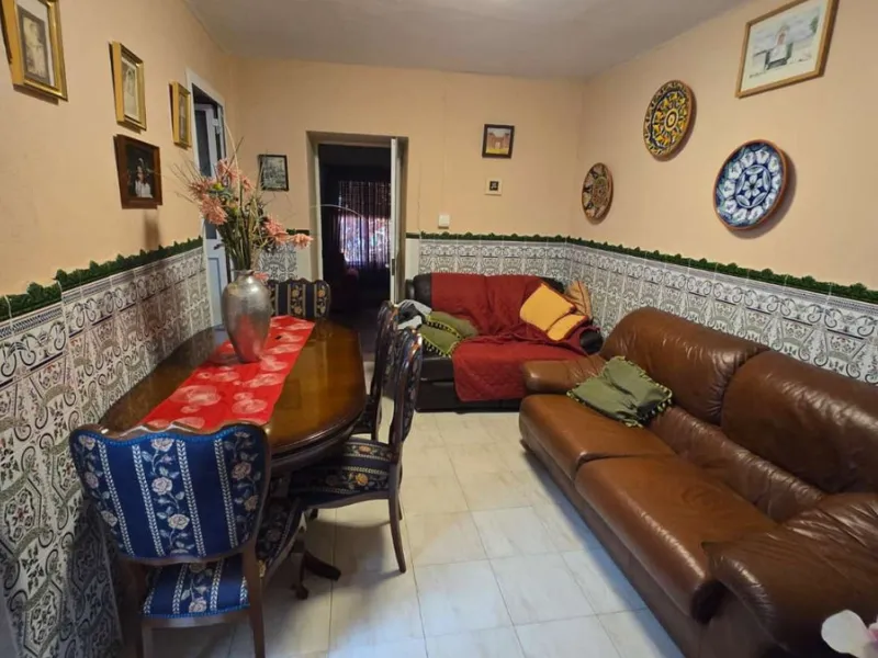 House - Detached Villa в продаже в Alhaurín de la Torre, Málaga. В доме 6 спален и 4 ванных комнат. Площадь дома 400 м². Площадь участка 4000 м²