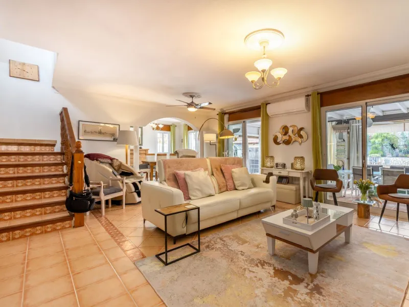 STUNNING THREE BEDROOM VILLA