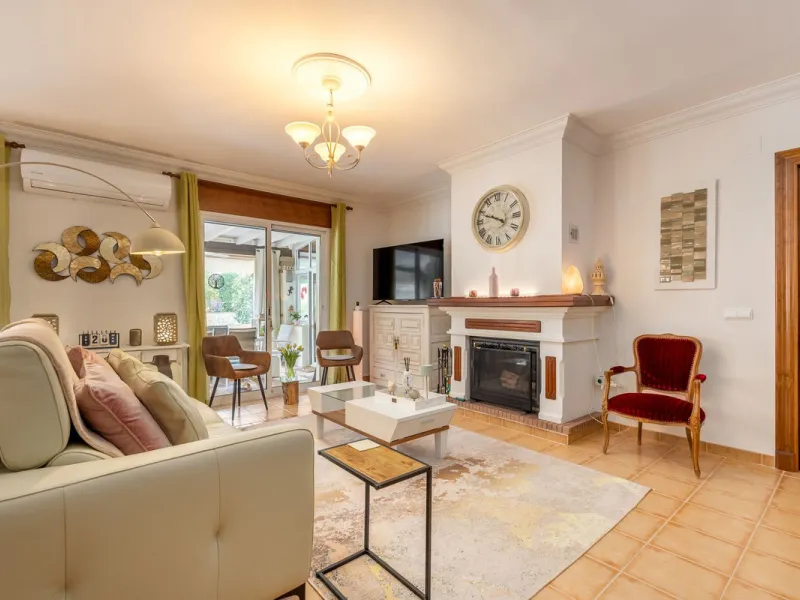 STUNNING THREE BEDROOM VILLA