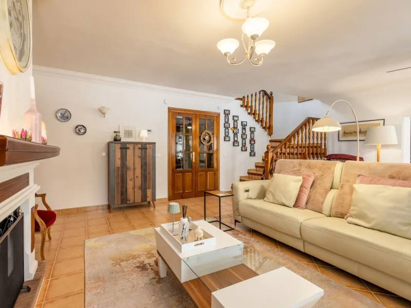 STUNNING THREE BEDROOM VILLA