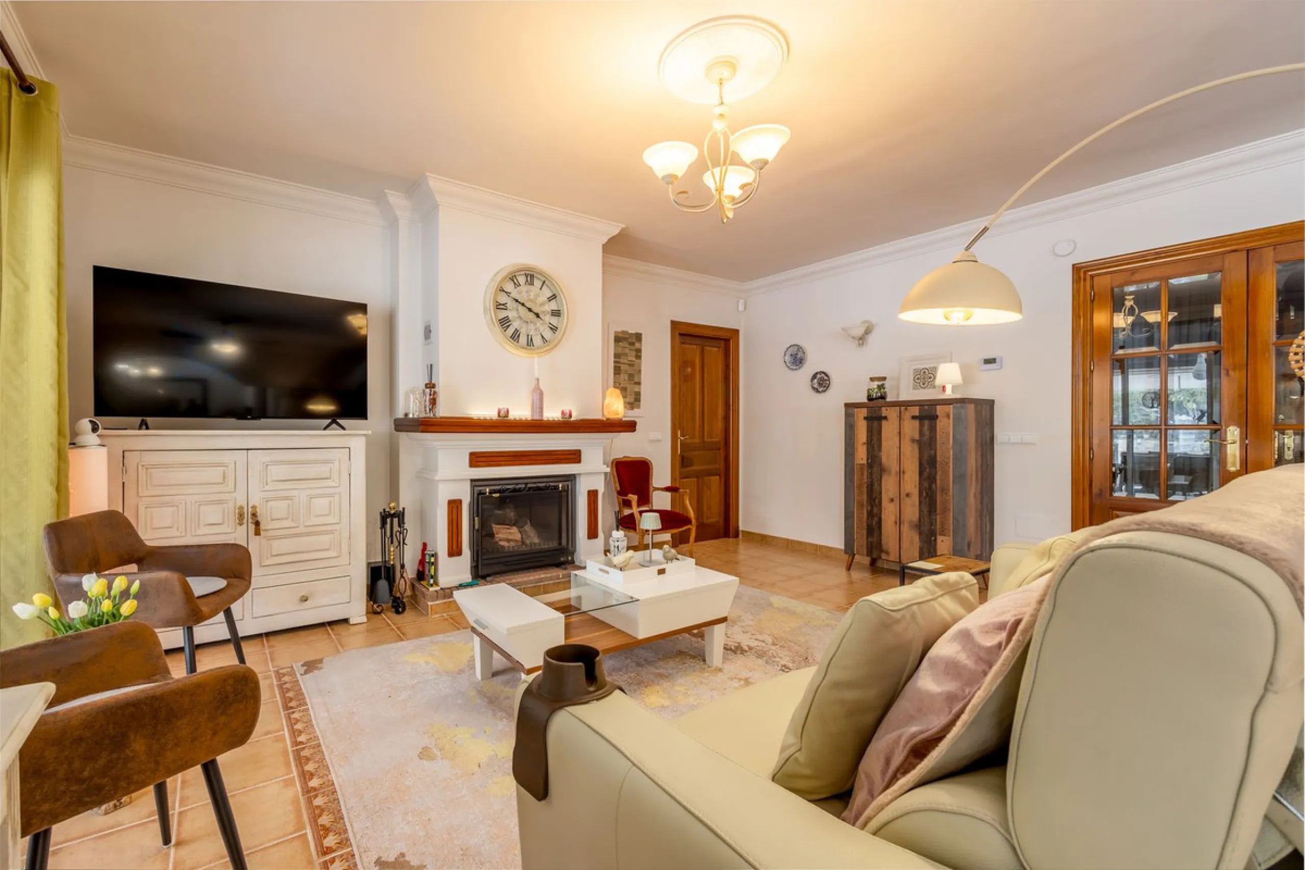STUNNING THREE BEDROOM VILLA