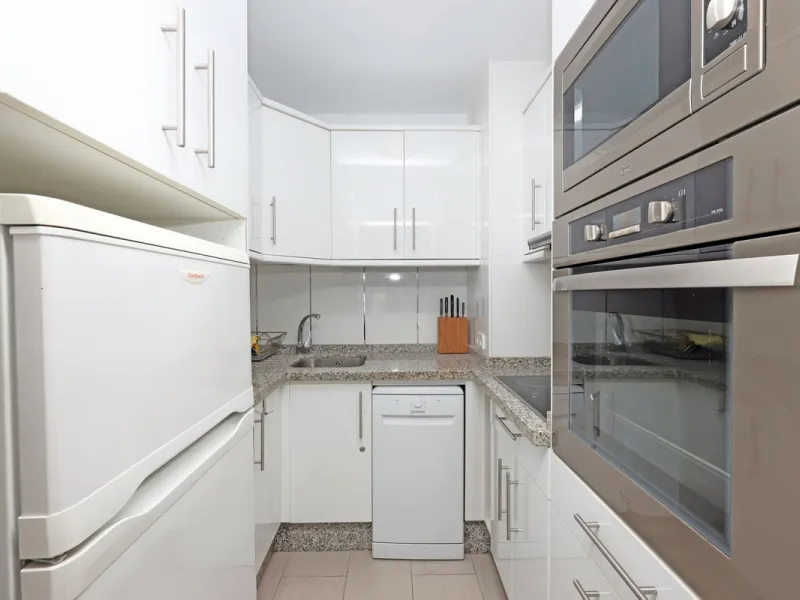 Introducing this charming 3-bedroom, 2-bathroom apartment, ideally located in the heart of Marbella. This home offers comfort and style in one of the most sought-after areas on the Costa del Sol. The living room opens up to a South-West facing terrace, pe
