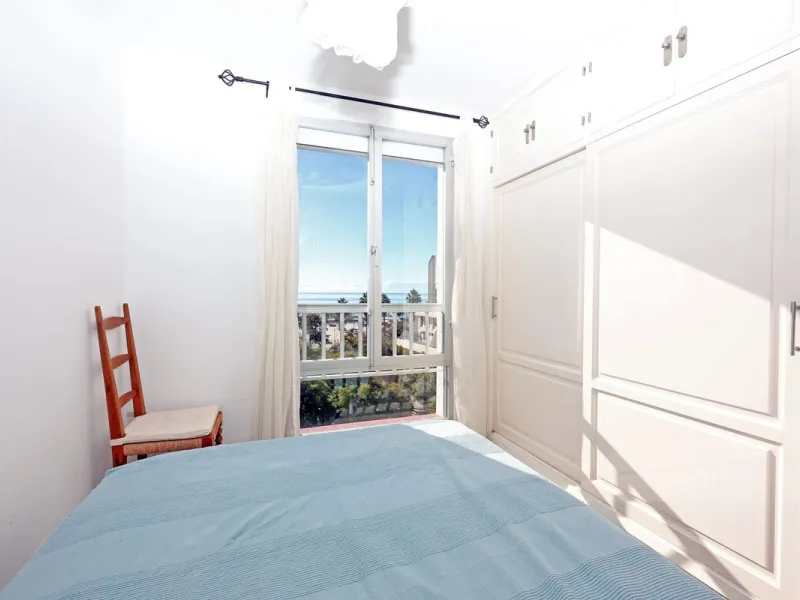 Introducing this charming 3-bedroom, 2-bathroom apartment, ideally located in the heart of Marbella. This home offers comfort and style in one of the most sought-after areas on the Costa del Sol. The living room opens up to a South-West facing terrace, pe