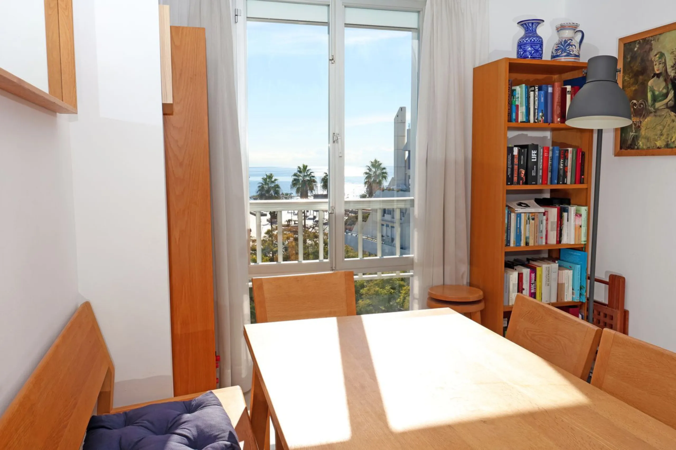 Introducing this charming 3-bedroom, 2-bathroom apartment, ideally located in the heart of Marbella. This home offers comfort and style in one of the most sought-after areas on the Costa del Sol. The living room opens up to a South-West facing terrace, pe