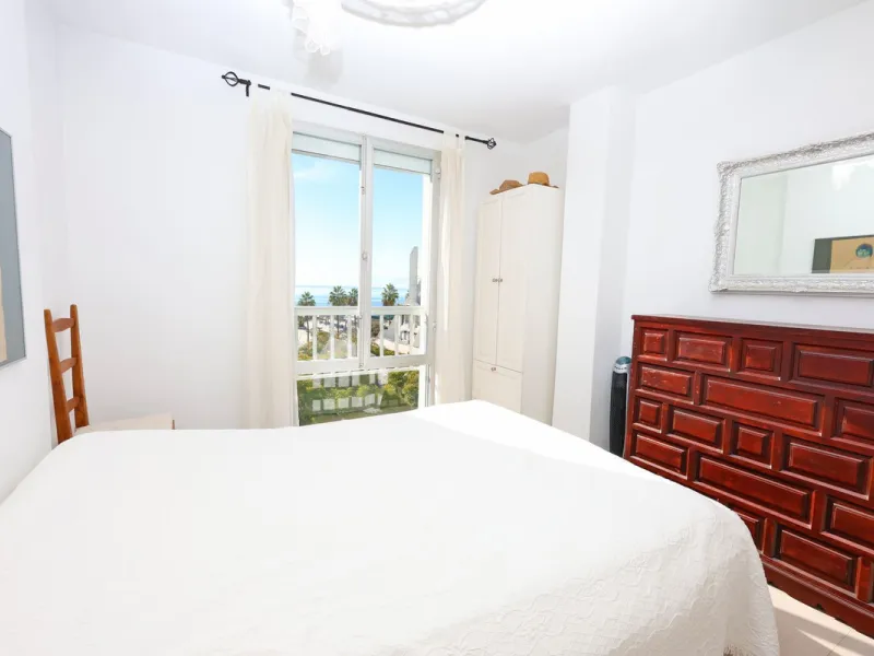 Introducing this charming 3-bedroom, 2-bathroom apartment, ideally located in the heart of Marbella. This home offers comfort and style in one of the most sought-after areas on the Costa del Sol. The living room opens up to a South-West facing terrace, pe