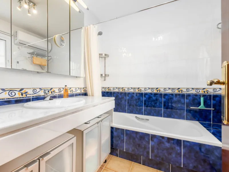 STUNNING THREE BEDROOM VILLA