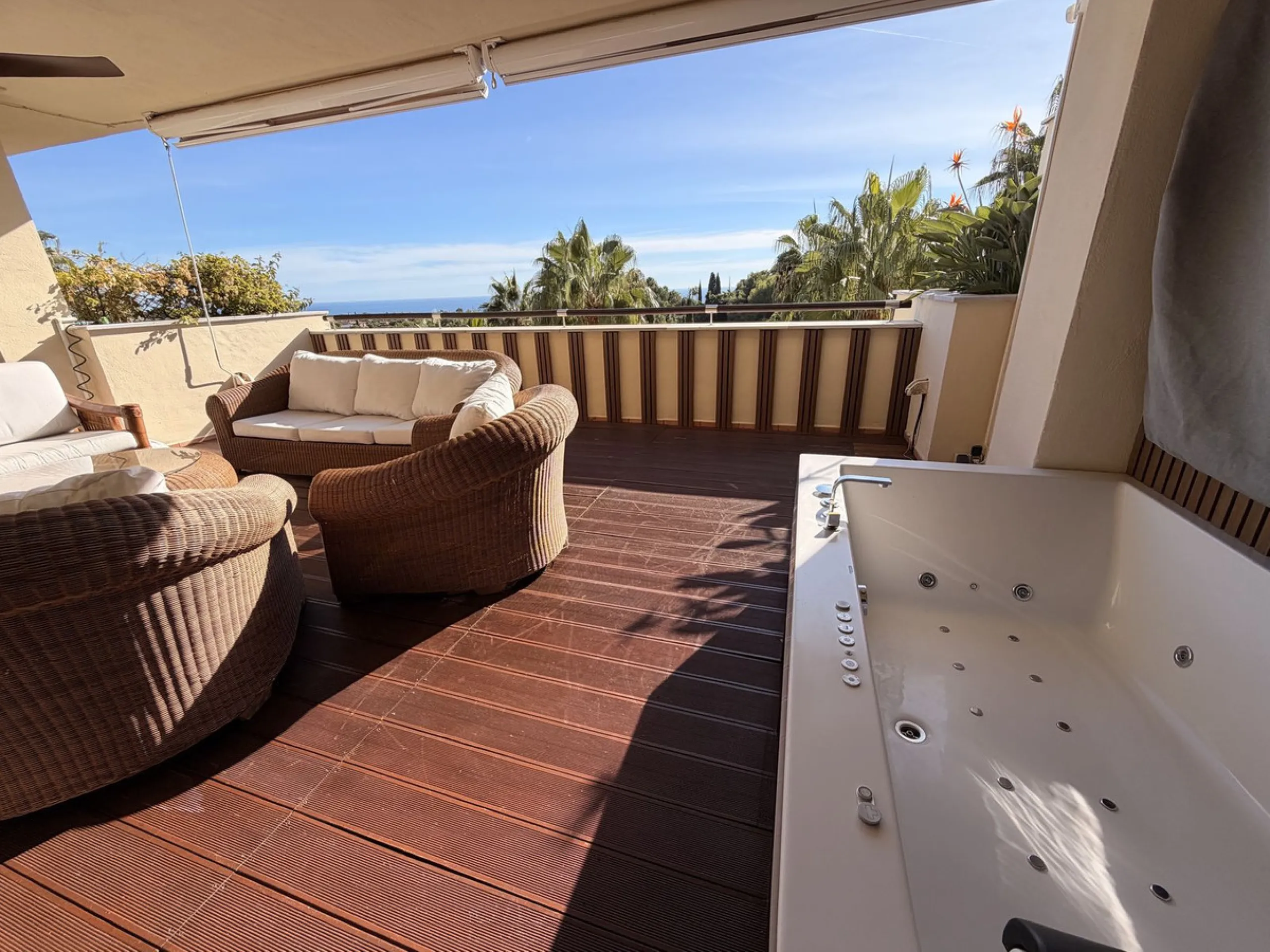 Apartment - Middle Floor Apartment в продаже в Marbella, Málaga. В доме 2 спален и 2 ванных комнат. Площадь дома 110 м²