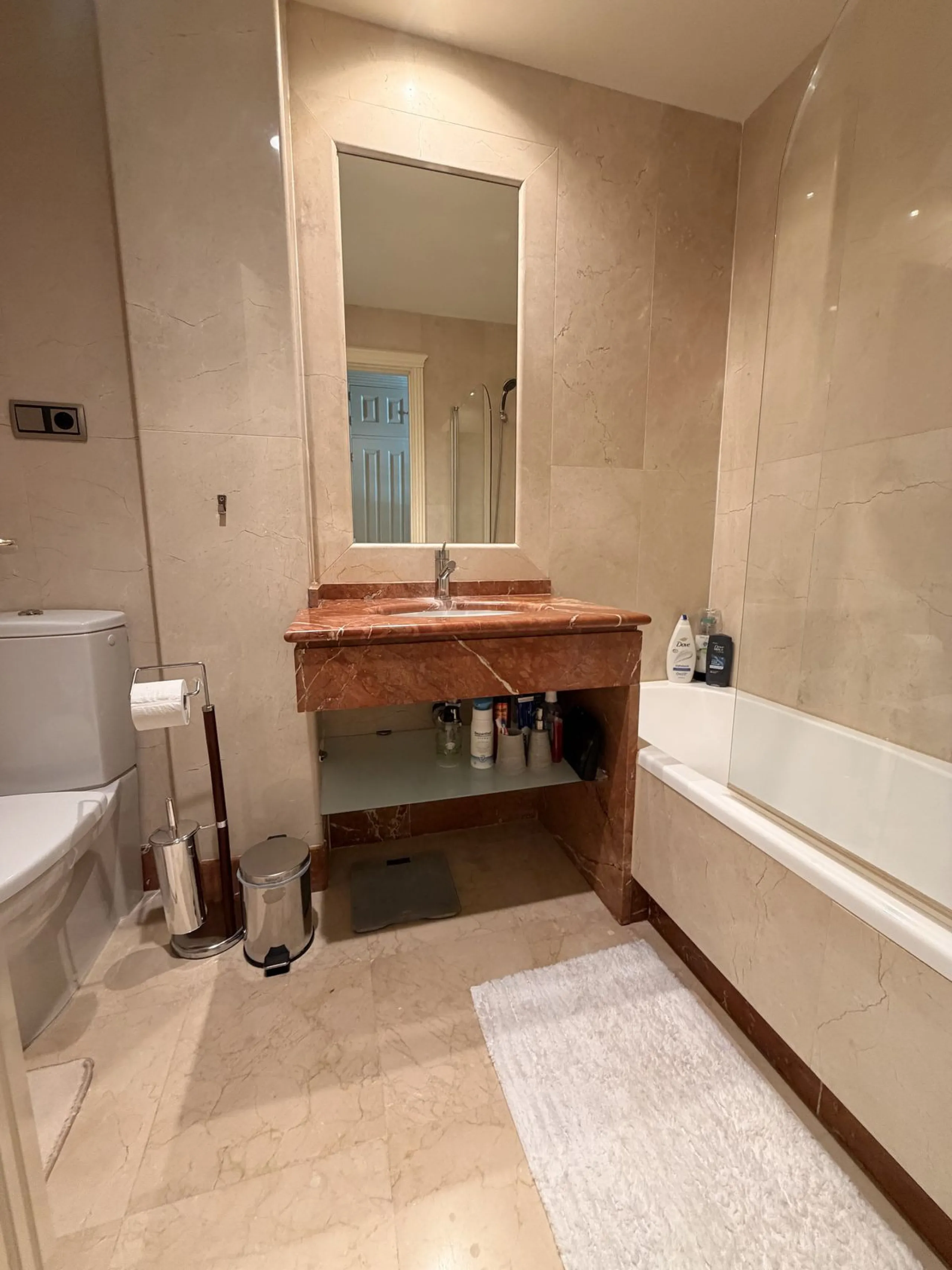 Apartment - Middle Floor Apartment в продаже в Marbella, Málaga. В доме 2 спален и 2 ванных комнат. Площадь дома 110 м²