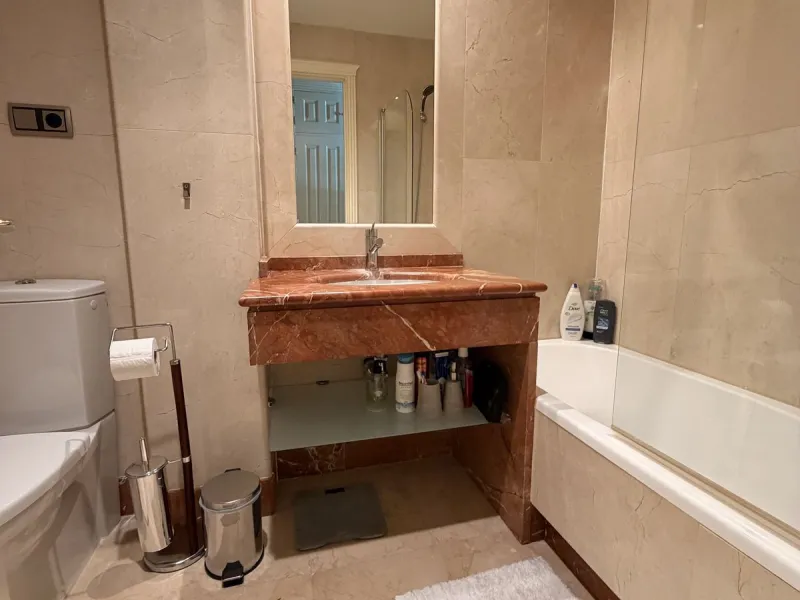 Apartment - Middle Floor Apartment в продаже в Marbella, Málaga. В доме 2 спален и 2 ванных комнат. Площадь дома 110 м²