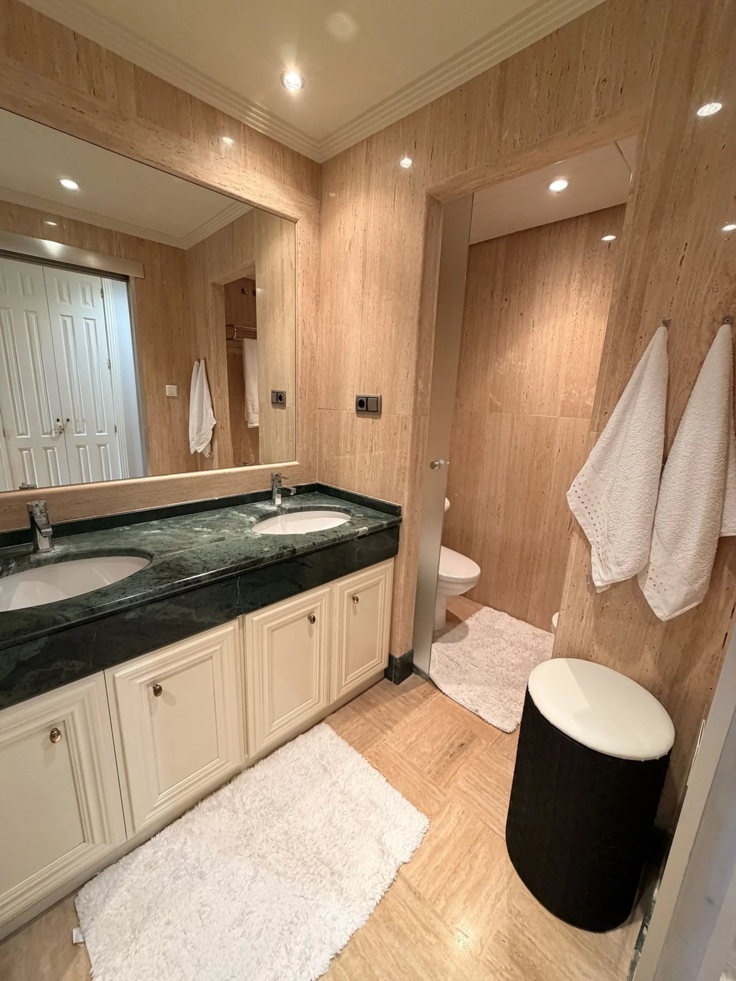 Apartment - Middle Floor Apartment в продаже в Marbella, Málaga. В доме 2 спален и 2 ванных комнат. Площадь дома 110 м²