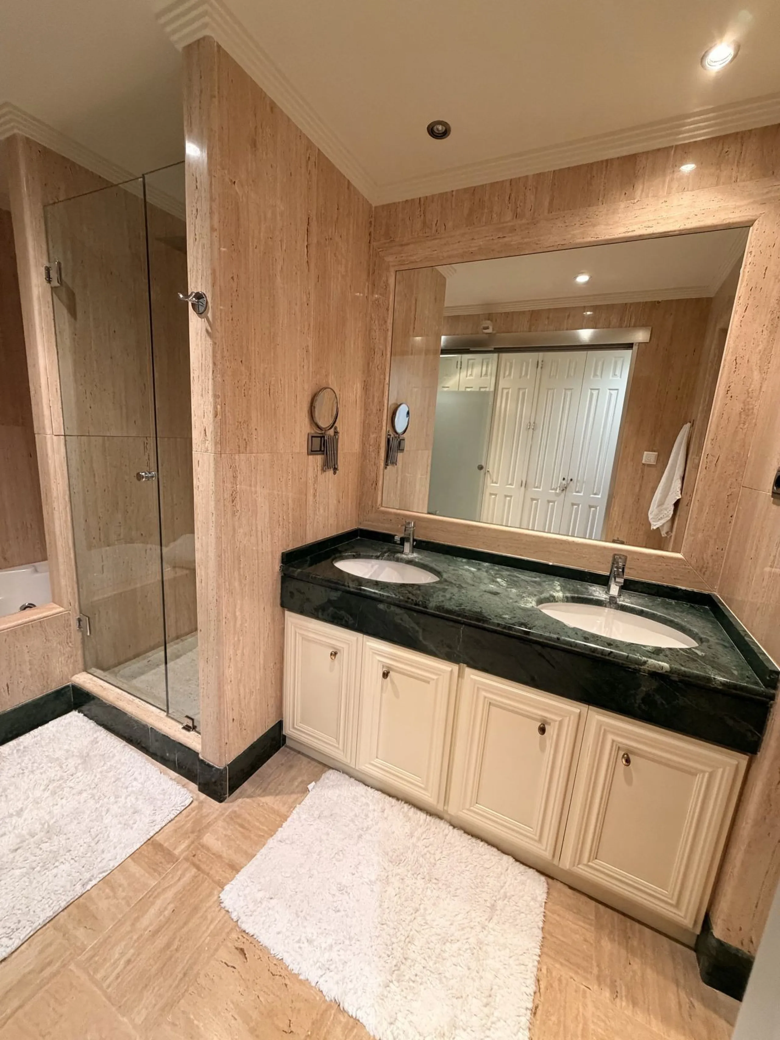 Apartment - Middle Floor Apartment в продаже в Marbella, Málaga. В доме 2 спален и 2 ванных комнат. Площадь дома 110 м²