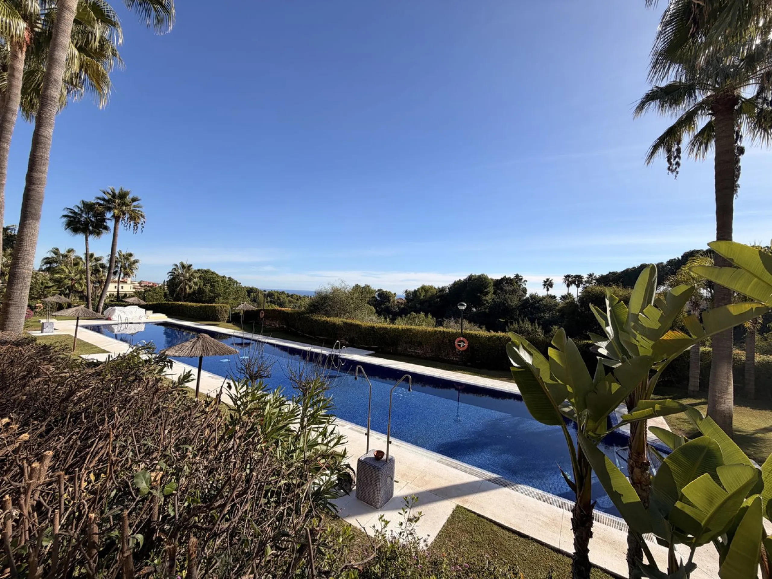 Apartment - Middle Floor Apartment в продаже в Marbella, Málaga. В доме 2 спален и 2 ванных комнат. Площадь дома 110 м²