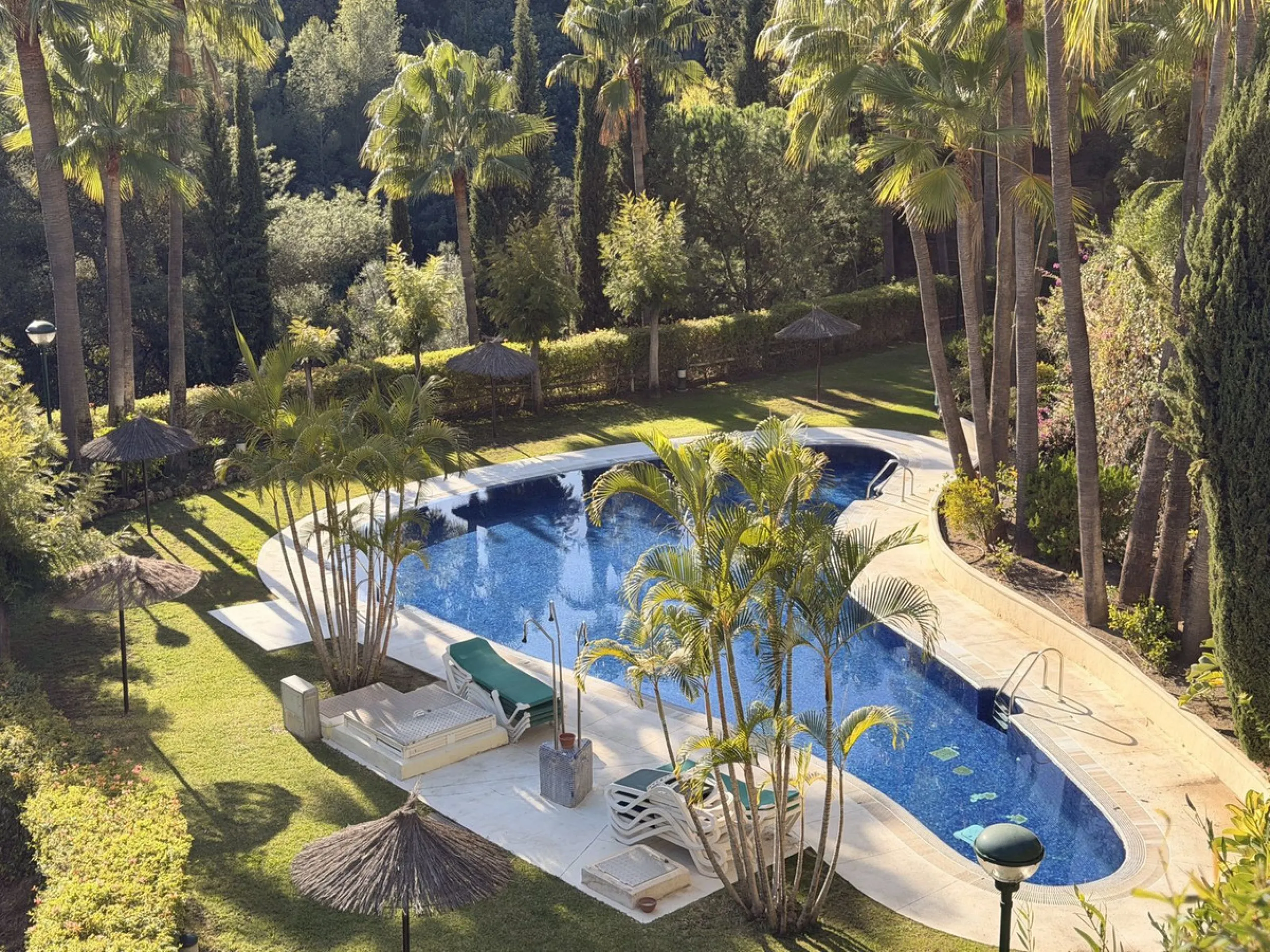 Apartment - Middle Floor Apartment в продаже в Marbella, Málaga. В доме 2 спален и 2 ванных комнат. Площадь дома 110 м²