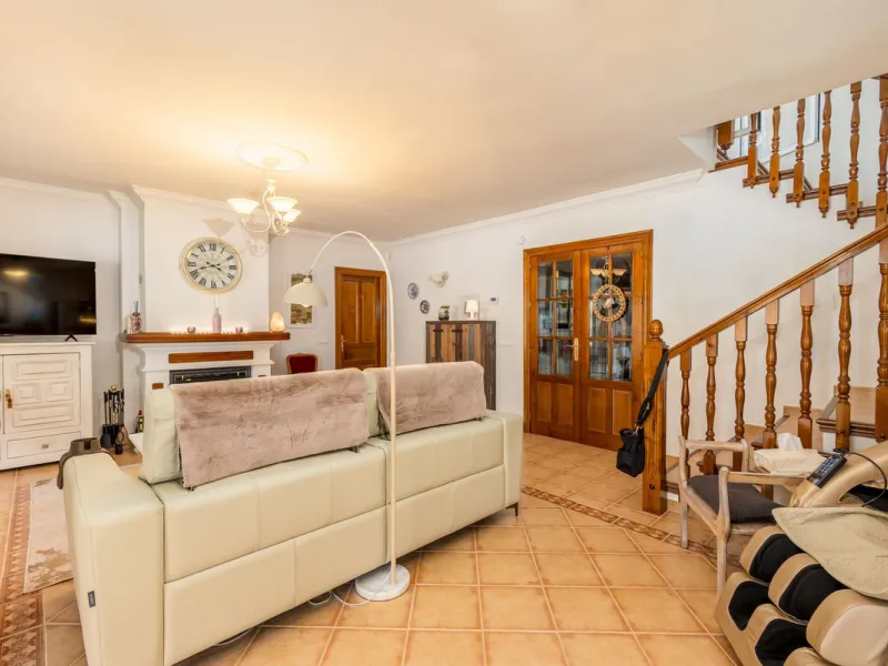 STUNNING THREE BEDROOM VILLA