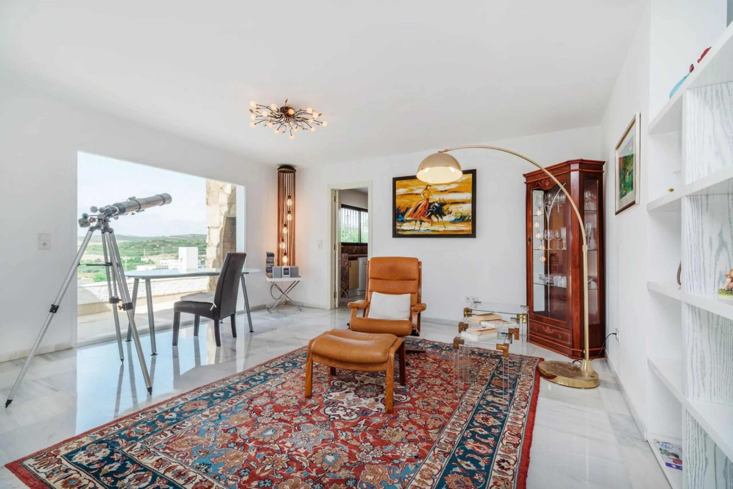 Magnificent property with sea views and